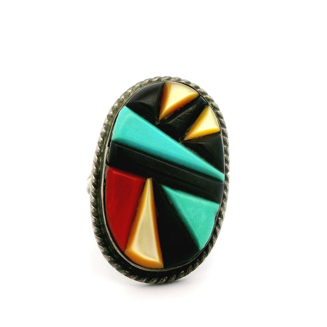 Vintage Sterling Silver Multi-Stone Inlay Cocktail Ring 6.5: Vintage Sterling Silver Multi-Stone Inlay Cocktail Ring 6.5 This exquisite vintage cocktail ring features a stunning oval platter design crafted from sterling silver and adorned with a vibrant mosaic 