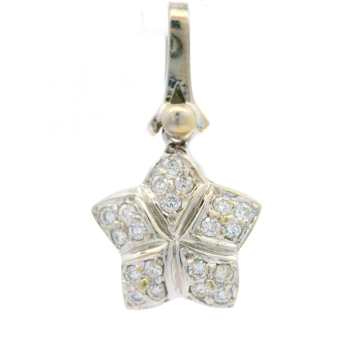 14k White Gold Diamond Puffed Snowflake Charm Pendant 0.30ctw: 14k White Gold Diamond Puffed Snowflake Charm Pendant 0.30ctw This exquisite estate charm pendant features a delightful puffed snowflake/star design crafted from solid 14k white gold. Adorned with 20 