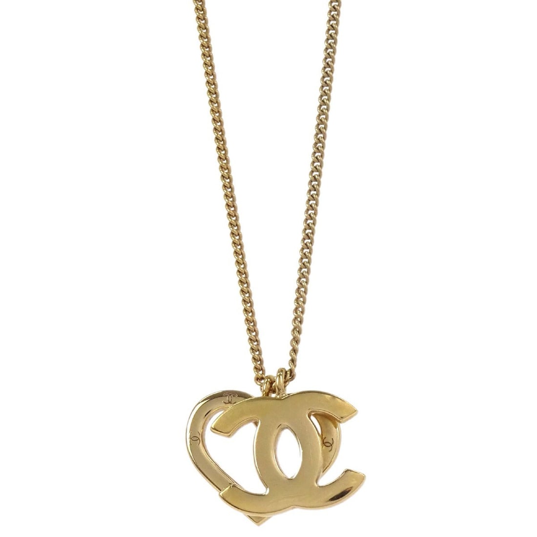 Chanel CC Heart Pendant Necklace Gold Plated 04P: Chanel CC Heart Pendant Necklace Gold Plated 04P Chanel CC heart chain necklace in gold-plated material, made in Italy. The piece is described as a pendant with a chain style and is in very good condi