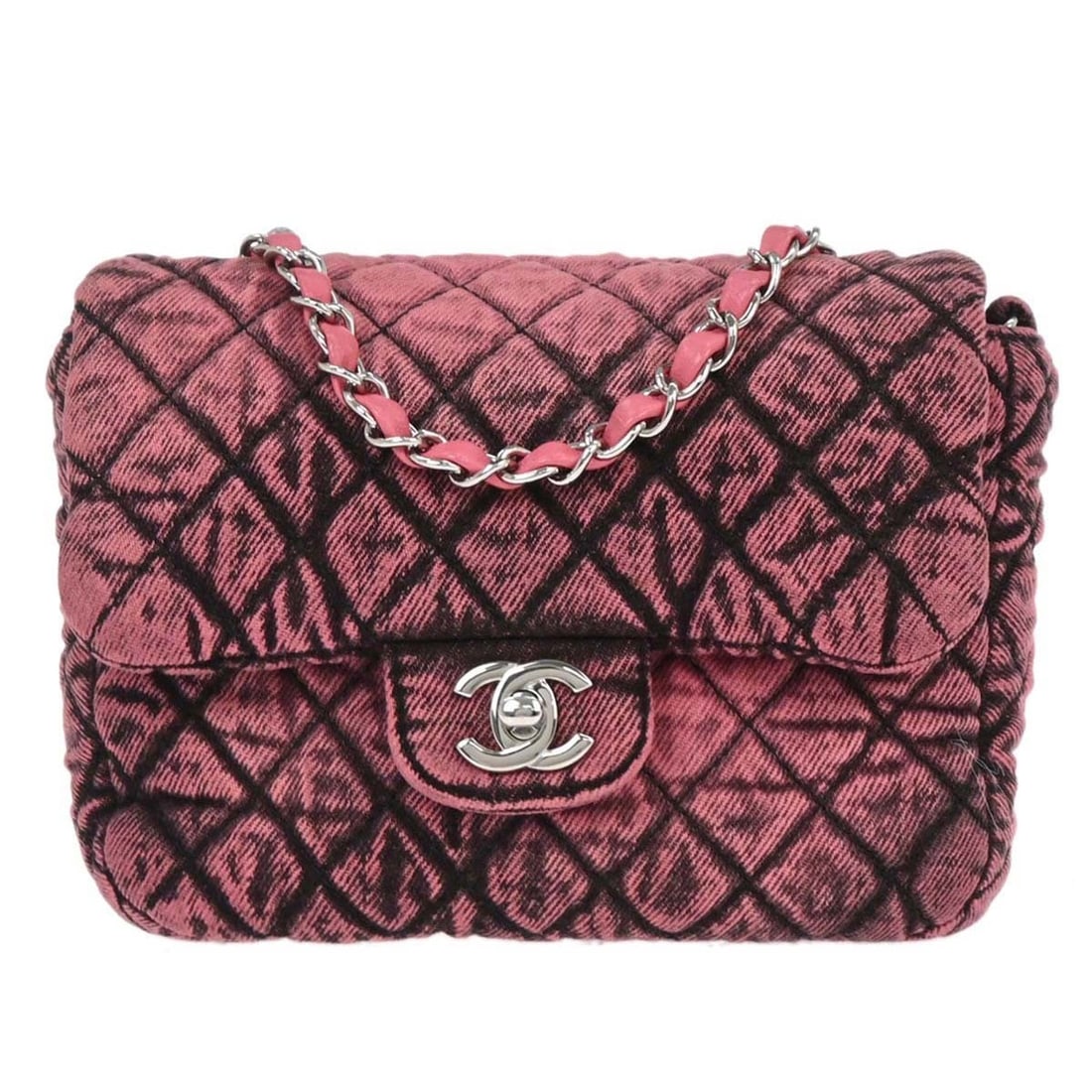 CHANEL Small Pink Denim Shoulder Purse with Leather Lining: CHANEL Small Pink Denim Shoulder Purse with Leather Lining Small Chanel shoulder bag in pink denim with black accents and a leather lining. This women's bag features a shoulder strap, one exterior poc