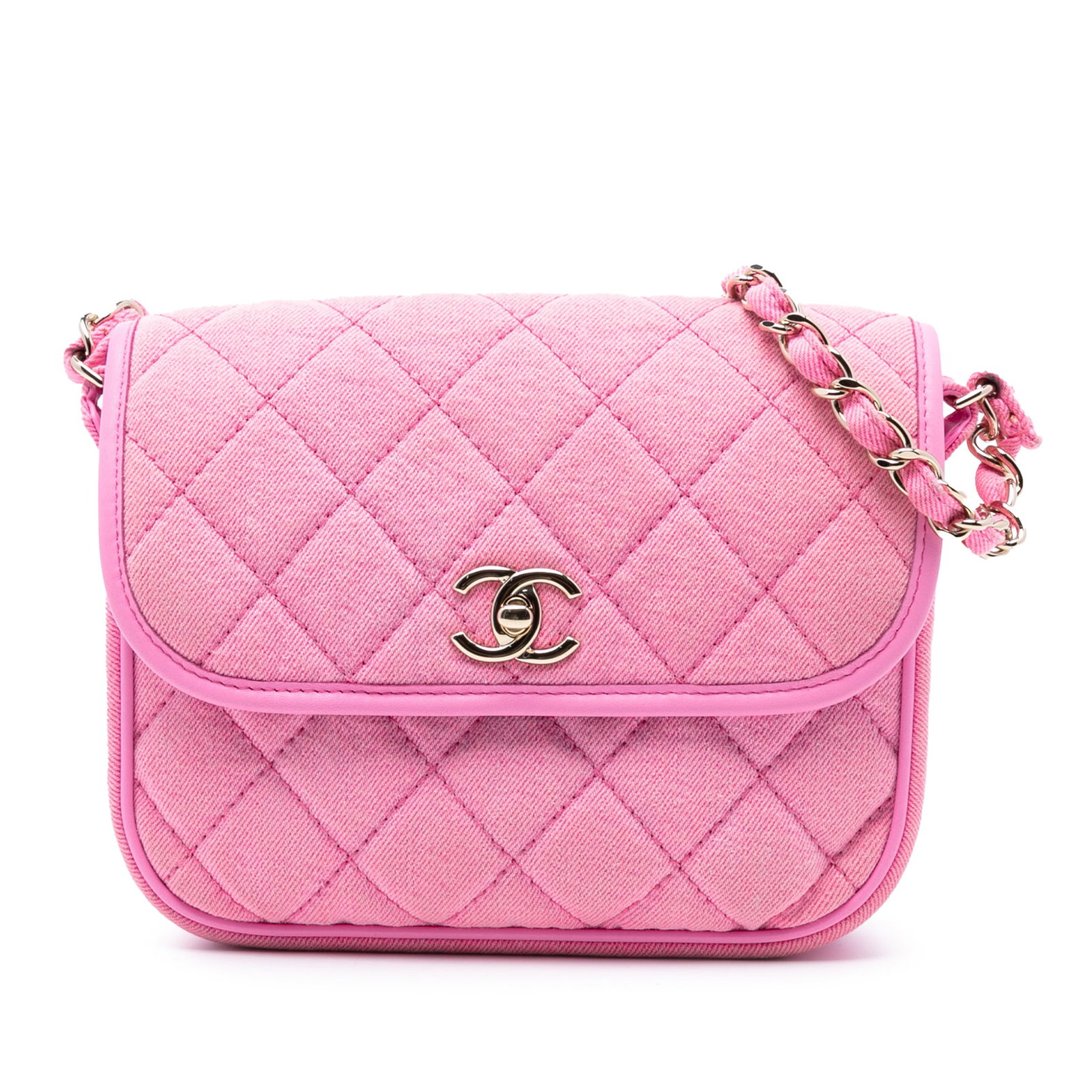 Chanel Small CC Pink Quilted Denim Messenger Bag: Chanel Small CC Pink Quilted Denim Messenger Bag This Chanel Small CC Quilted Denim Messenger Flap is a stylish crossbody bag crafted from quilted denim and leather trim. It features a unique denim wo