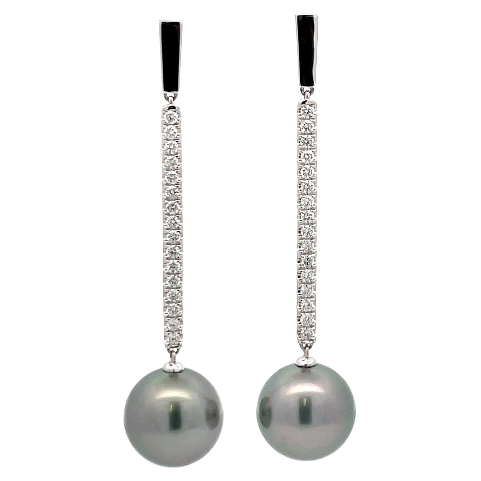 Harbor Diamonds 18K White Gold Tahitian Pearl Diamond Drop Earrings 0.63 Carat: Harbor Diamonds 18K White Gold Tahitian Pearl Diamond Drop Earrings 0.63 Carat Elevate your style with these exquisite drop earrings crafted from 18K white gold. Each earring features a stunning Tahit