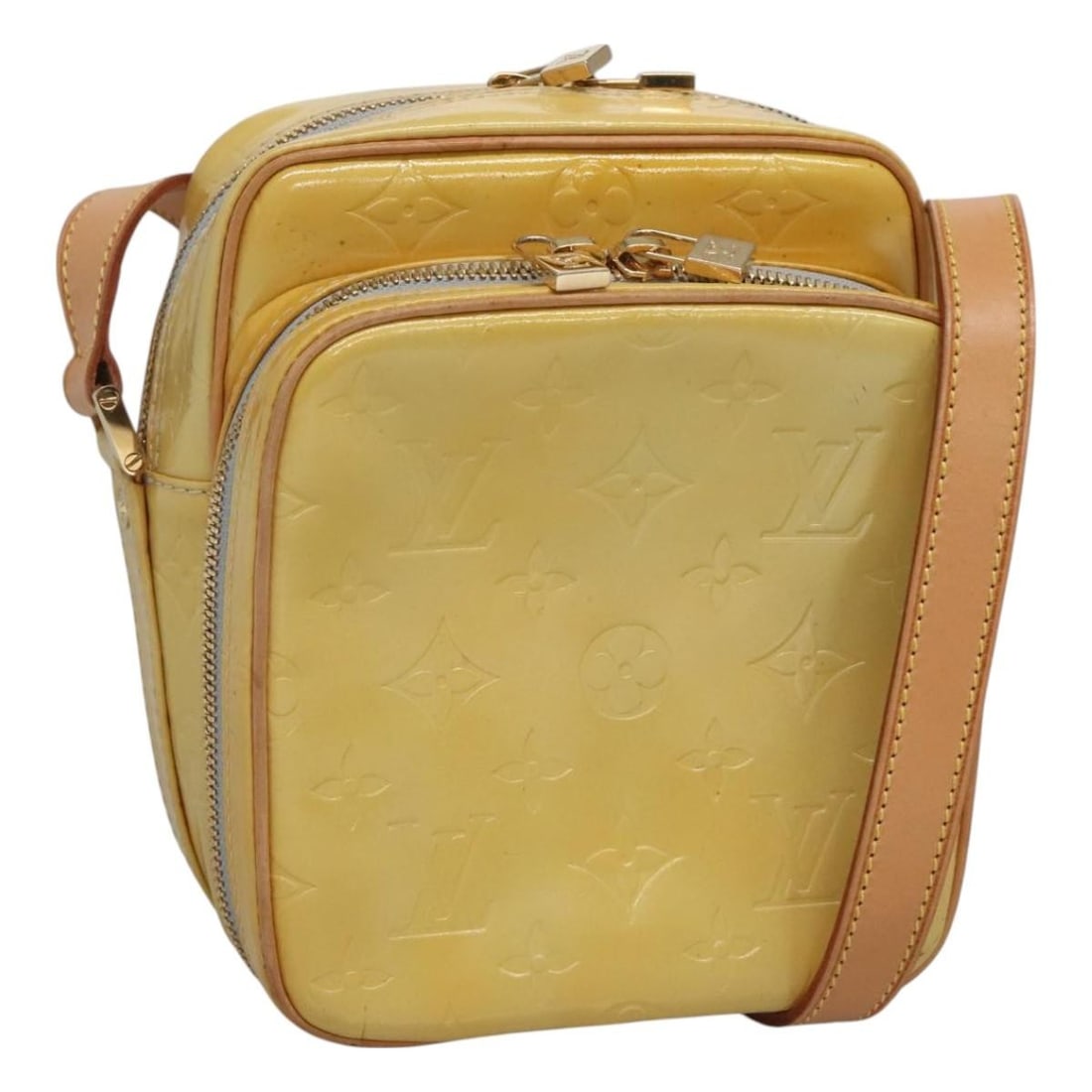 Louis Vuitton Wooster M91036 Gris Vernis Patent Leather Shoulder Bag: Louis Vuitton Wooster M91036 Gris Vernis Patent Leather Shoulder Bag Louis Vuitton Monogram Vernis Wooster shoulder bag in Gris, made in France from patent leather. This women's shoulder bag features 