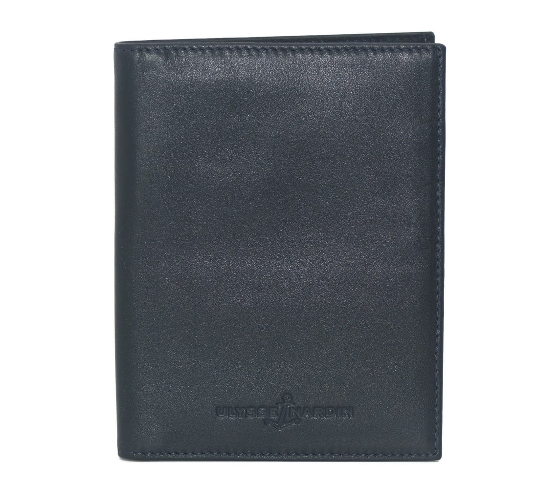 Ulysse Nardin Leather Card Holder Wallet in Blue: Ulysse Nardin Leather Card Holder Wallet in Blue Pre-owned Ulysse Nardin wallet in blue leather, designed as a compact card holder folder. Specifications Brand: Ulysse Nardin Item Type: Wallet Style: 