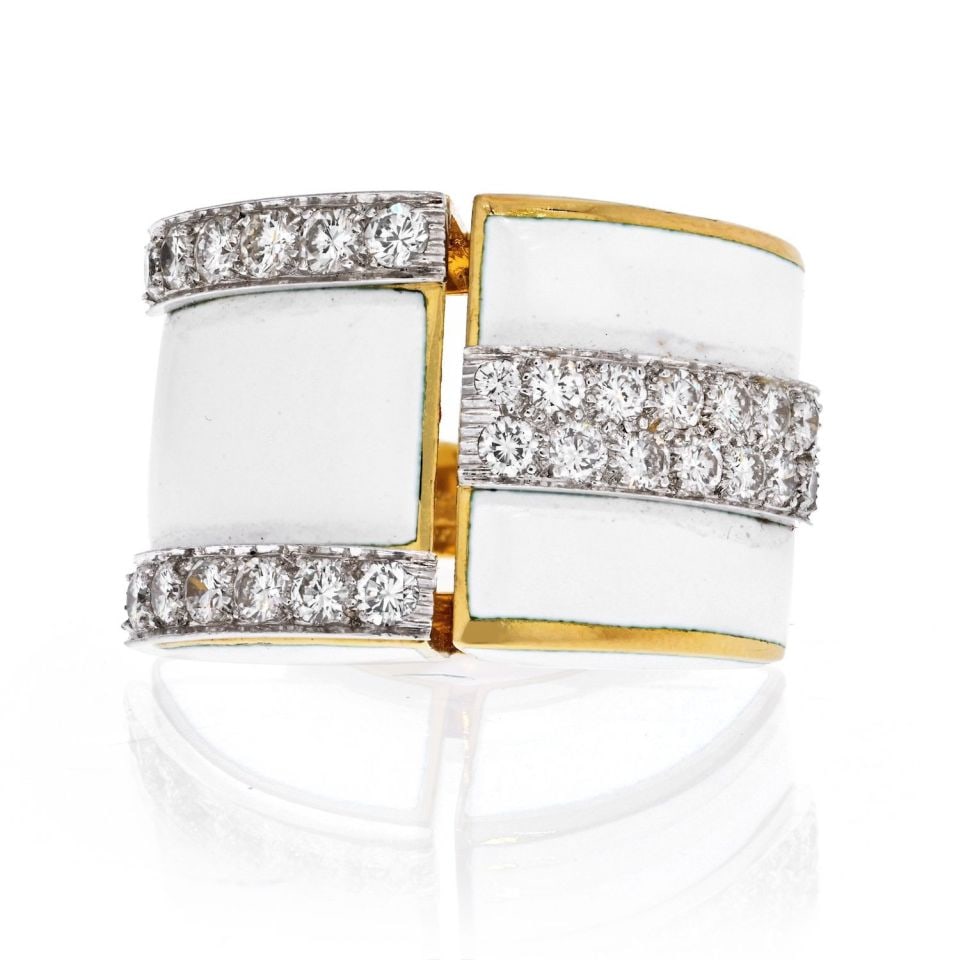 David Webb Platinum 18K Gold Diamond Enamel Ring 1.20cts Signed: David Webb Platinum 18K Gold Diamond Enamel Ring 1.20cts Signed This exquisite David Webb ring showcases a striking blend of platinum and 18K yellow gold, accented with white enamel and diamonds. Reno