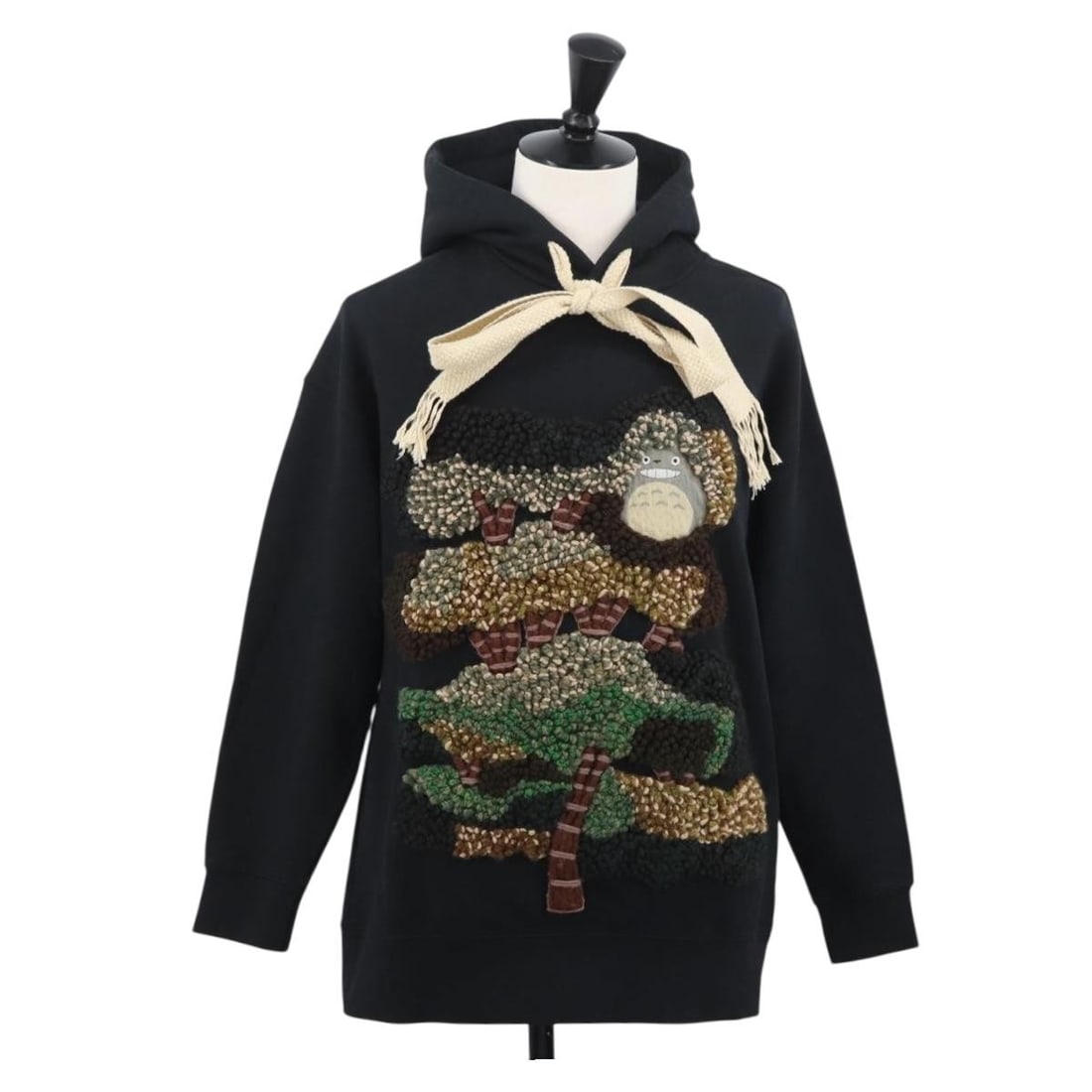 LOEWE Studio Ghibli Totoro Black Cotton Hoodie Size S: LOEWE Studio Ghibli Totoro Black Cotton Hoodie Size S Black cotton LOEWE x Studio Ghibli hoodie featuring My Neighbor Totoro. The item is described as a long-sleeved T-shirt style piece and is in exce
