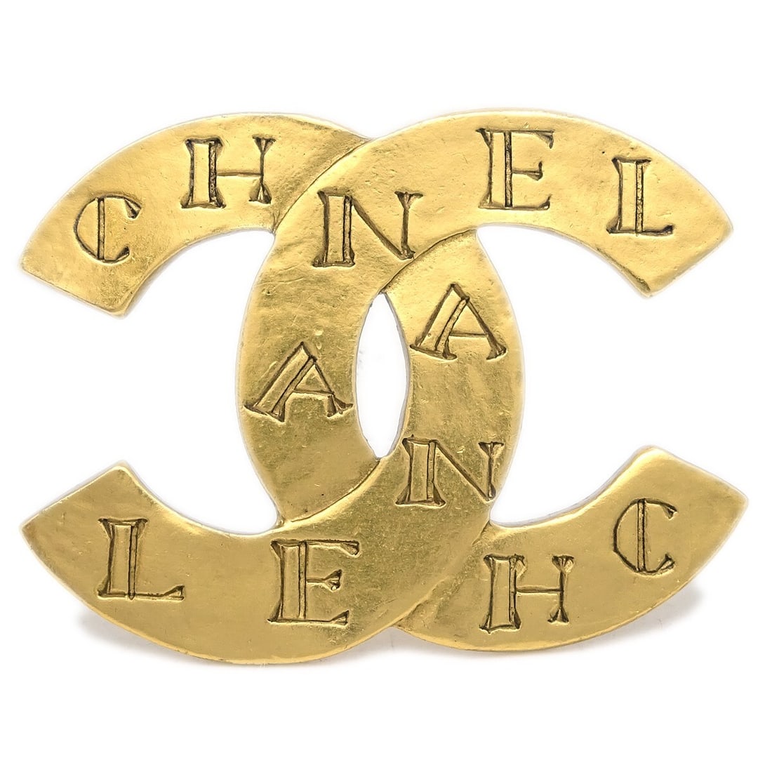 CHANEL CC Logo Gold Plated Brooch 99A France: CHANEL CC Logo Gold Plated Brooch 99A France Chanel CC brooch pin in gold-plated metal, featuring the iconic interlocking CC logo. Marked 99A and made in France. Condition is very good with light sign
