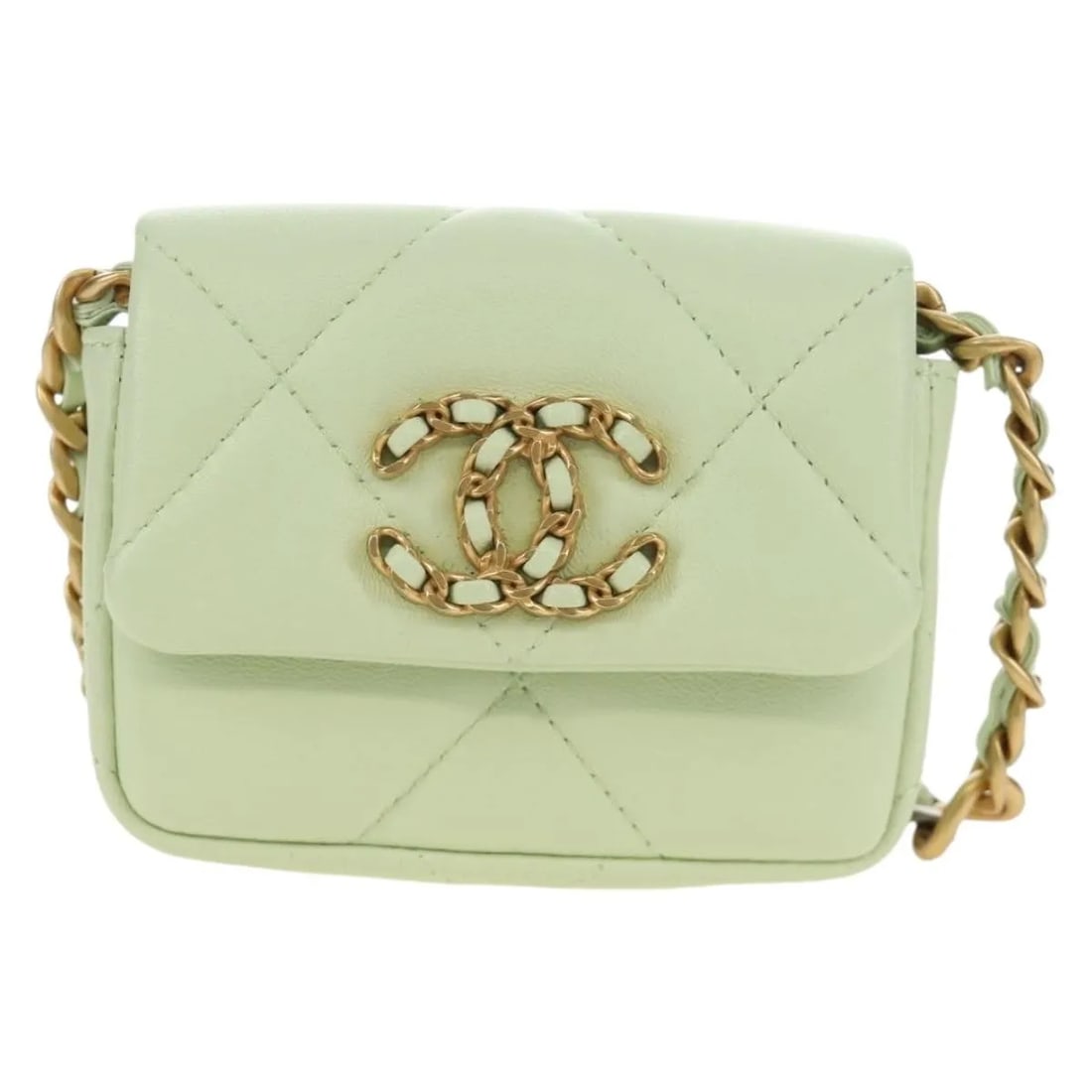 Chanel 19 chain coin purse green leather flap bag: Chanel 19 chain coin purse green leather flap bag Chanel 19 Convertible Flap Coin Purse With Chain in green leather. This compact accessory is made in Italy and is presented in very good condition, wi