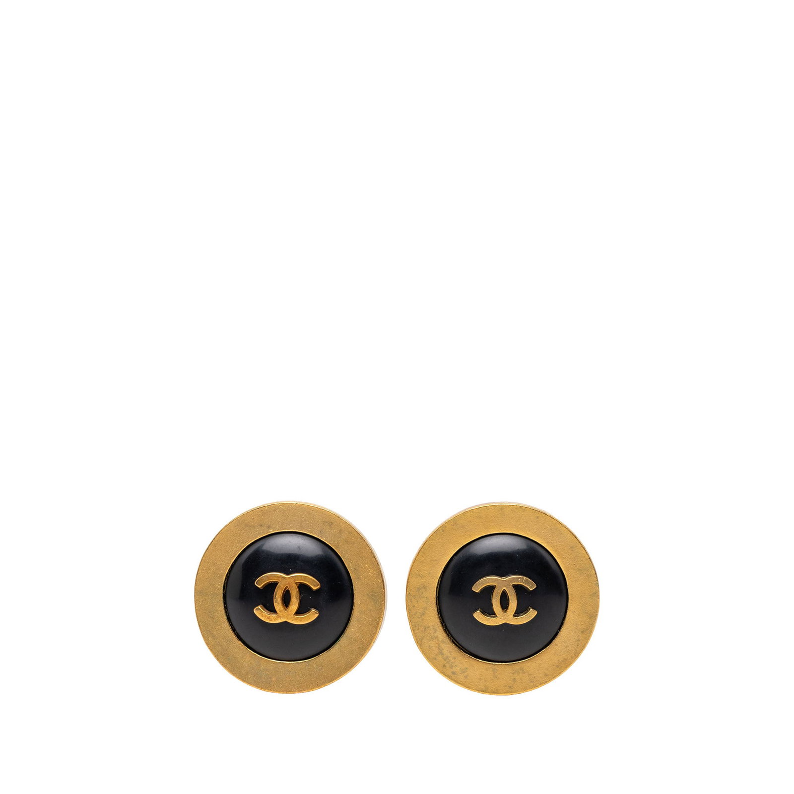Chanel CC Round Clip On Earrings Gold Plated Enamel: Chanel CC Round Clip On Earrings Gold Plated Enamel Gold-plated round clip-on earrings featuring an enamel CC logo and clip-on closures. Made in France, these costume earrings are finished in gold col