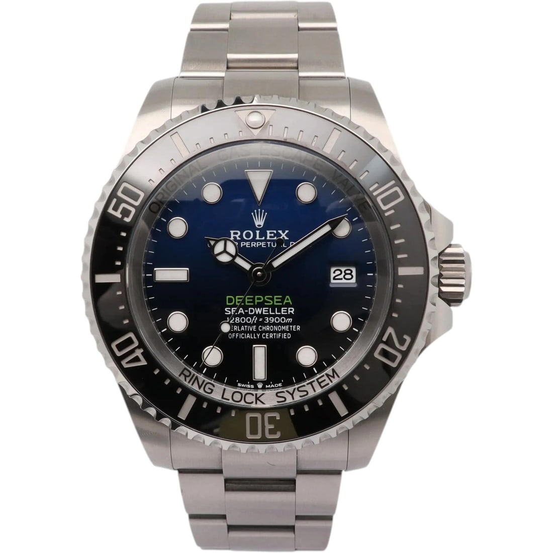 Rolex 136660 Sea-Dweller James Cameron 44mm steel ceramic watch: Rolex 136660 Sea-Dweller James Cameron 44mm steel ceramic watch Pre-owned Rolex Sea-Dweller James Cameron wristwatch in excellent condition. This men's luxury watch features an automatic Swiss movemen