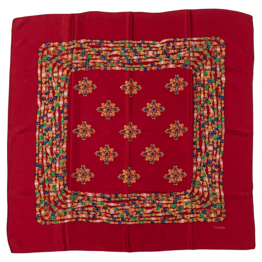 Chanel 80s Red Gripoix Silk Scarf Rare Vintage 35x35: Chanel 80s Red Gripoix Silk Scarf Rare Vintage 35x35 This exquisite Chanel silk scarf from the 80s showcases a stunning red gripoix design, making it a rare and collectible piece. Measuring 35 inches 