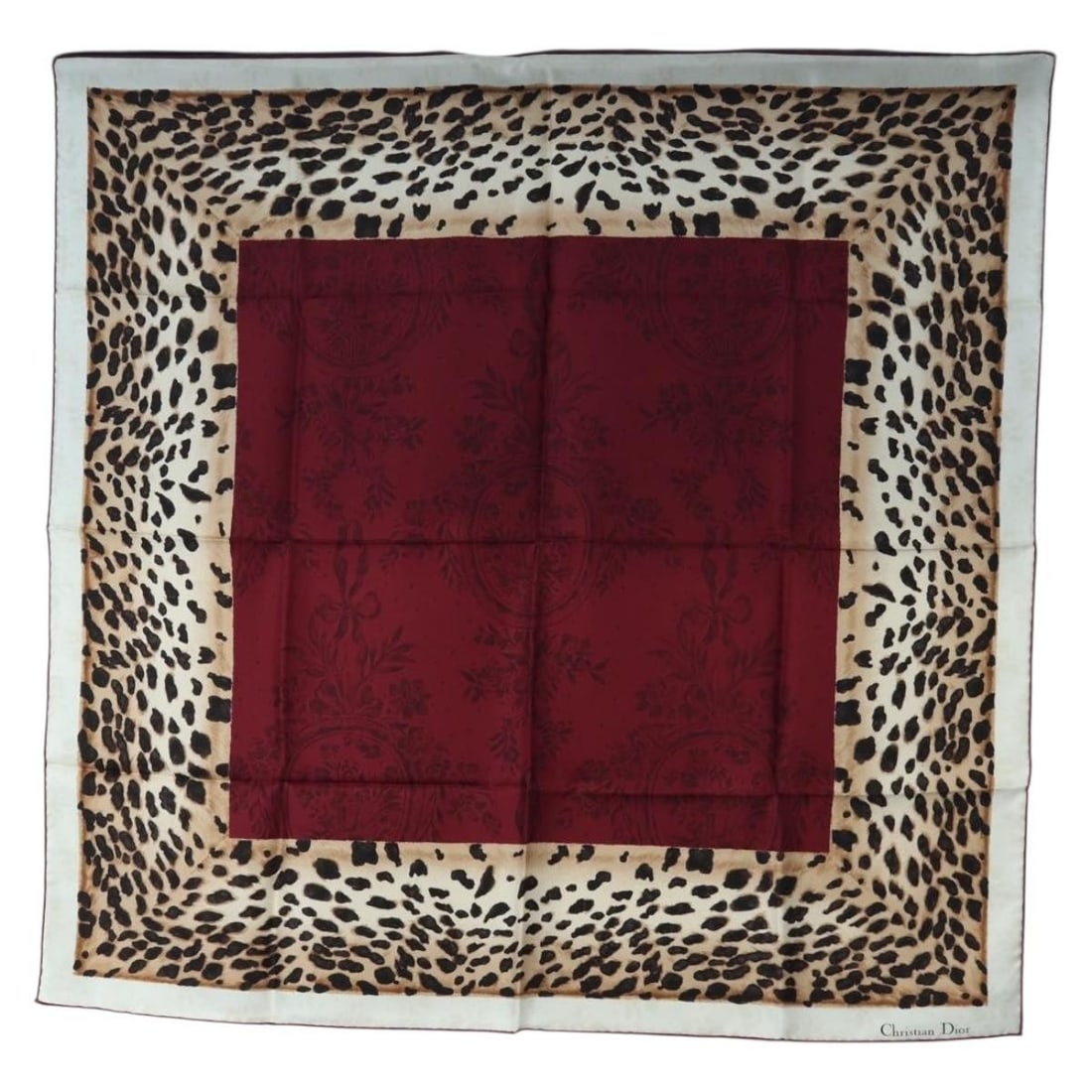 Christian Dior Silk Scarf Bordeaux Leopard Print Italy: Christian Dior Silk Scarf Bordeaux Leopard Print Italy Christian Dior leopard scarf in bordeaux silk, presented in excellent condition. The scarf is made in Italy and comes with the item box. It measu