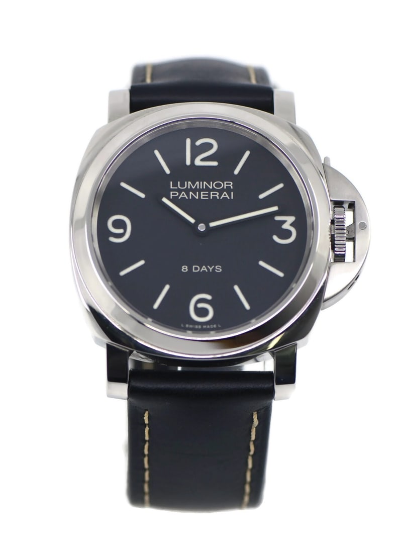 Panerai Luminor 8 Day PAM00560 Stainless Steel Watch with Box and Papers: Panerai Luminor 8 Day PAM00560 Stainless Steel Watch with Box and Papers This Panerai Luminor 8 Day wristwatch combines elegance and functionality, featuring a robust stainless steel case with a diame