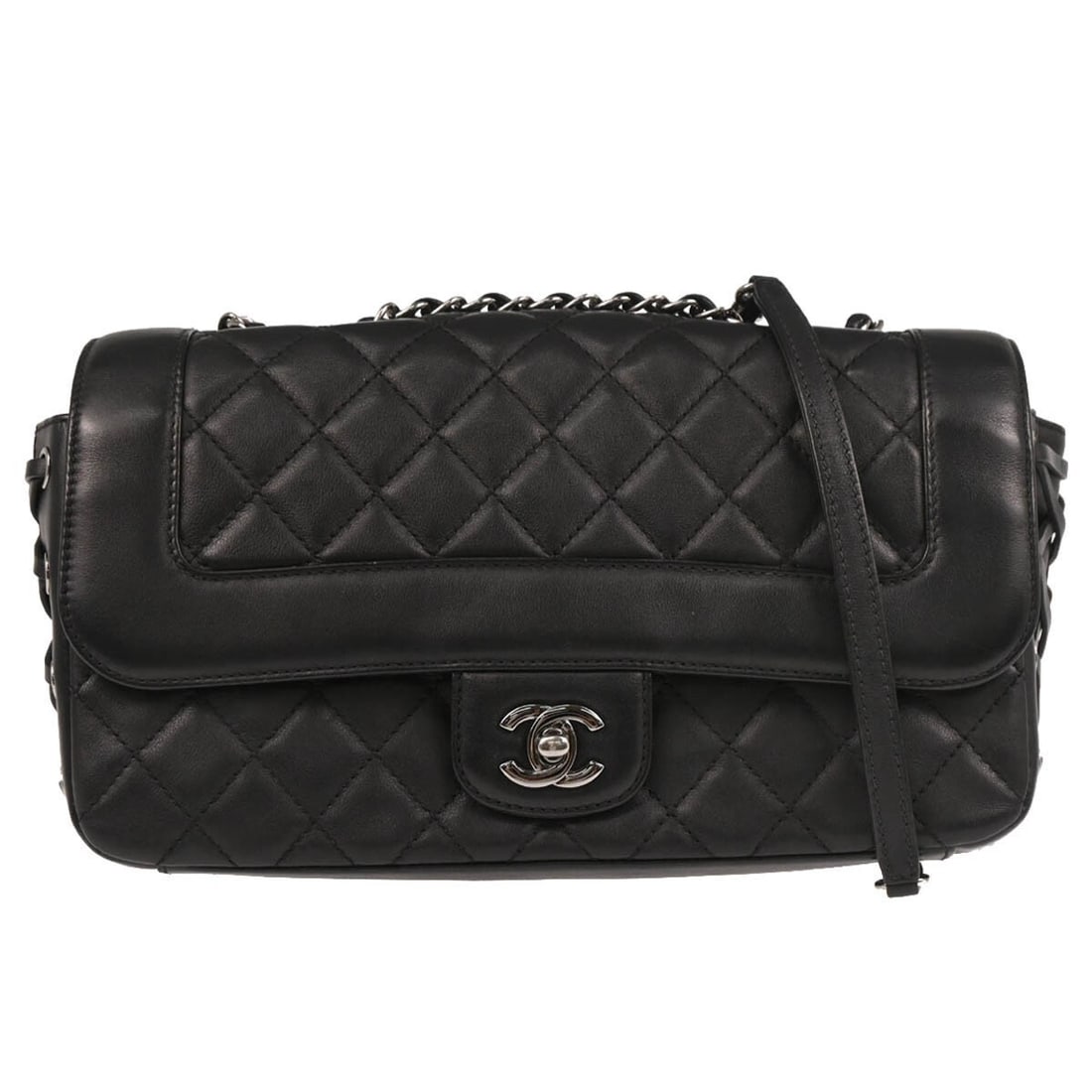 CHANEL Classic Flap black lambskin shoulder bag turn lock: CHANEL Classic Flap black lambskin shoulder bag turn lock Chanel Black Lambskin Single Flap Shoulder Bag made in Italy. This medium shoulder bag features a turn lock closure, leather lining, inner poc
