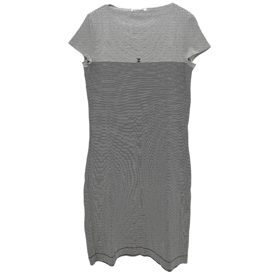 CHANEL Black Cotton Knee Length Dress Short Sleeve Size 42: CHANEL Black Cotton Knee Length Dress Short Sleeve Size 42 Chanel short sleeve dress in black, made from 100% cotton. This regular-size women's one-piece dress features a round neckline, knee-length c