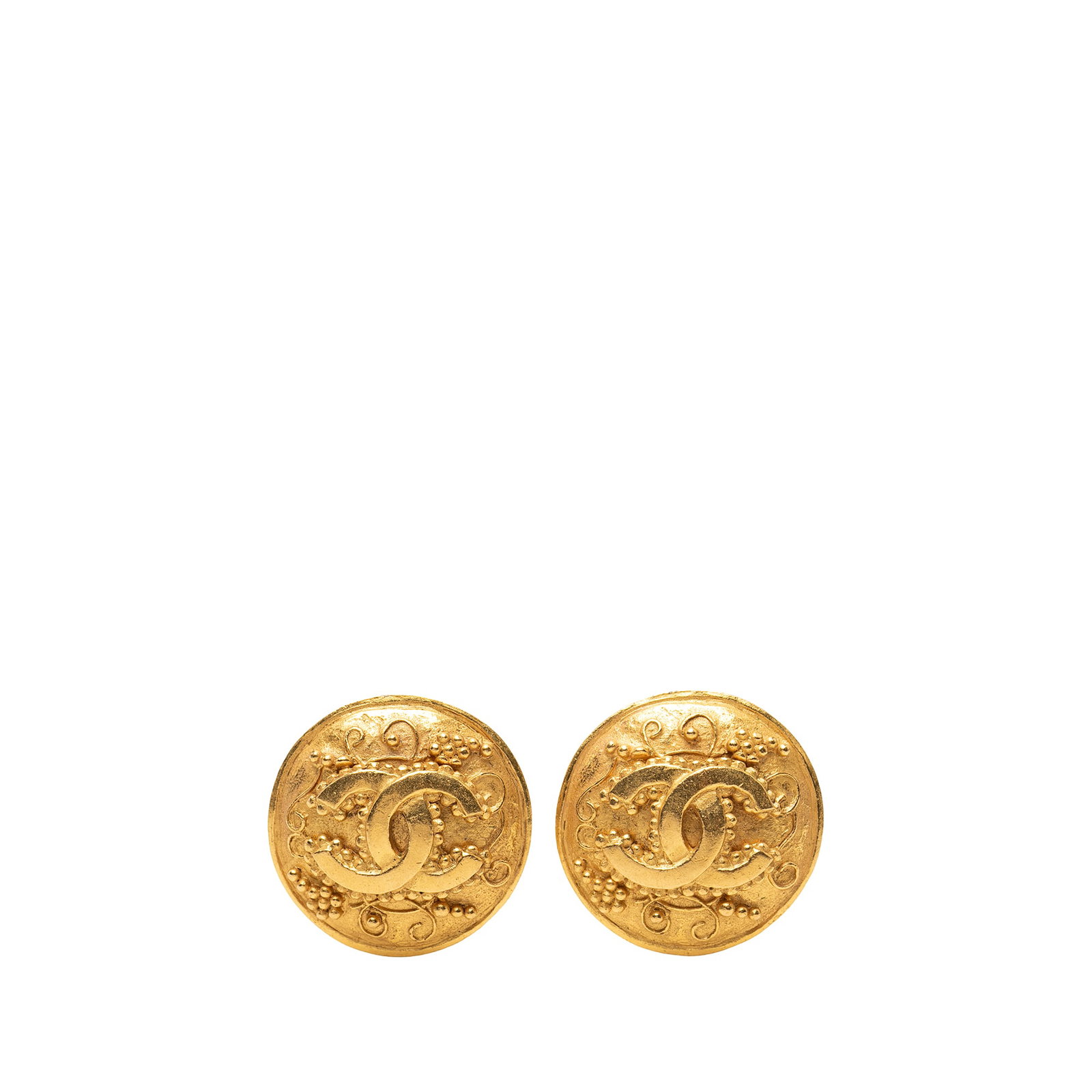 Chanel Grapevine Round CC Clip On Earrings Gold Plated Metal: Chanel Grapevine Round CC Clip On Earrings Gold Plated Metal These Chanel CC Gold Plated Grapevine Round Clip On Earrings feature gold-plated metal bodies with a distinctive round grapevine design. Th