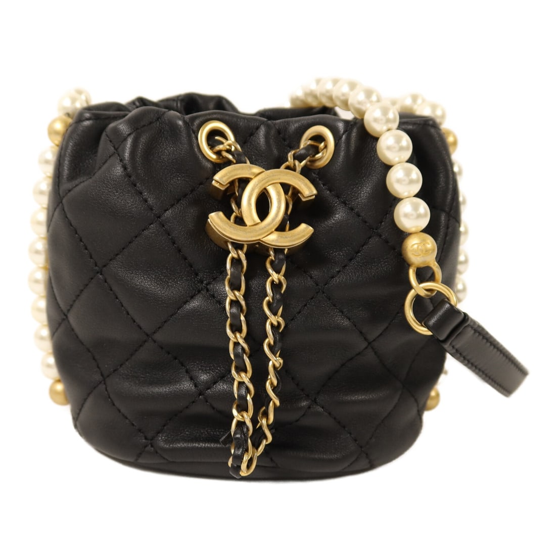 CHANEL Mini Pearl Bucket Shoulder Bag Black Calfskin CC GHW: CHANEL Mini Pearl Bucket Shoulder Bag Black Calfskin CC GHW A CHANEL mini pearl bucket bag in black calfskin leather, presented as a shoulder bag for women. It features GHW and comes with the listed a