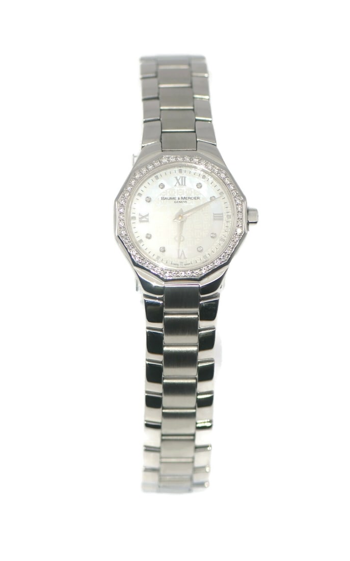 Baume & Mercier Riviera Diamond Bezel Stainless Steel Watch 65506: Baume & Mercier Riviera Diamond Bezel Stainless Steel Watch 65506 This exquisite Baume & Mercier Riviera Diamond Stainless Steel Watch (Model: 65506) features a stunning silver dial complemented by a 