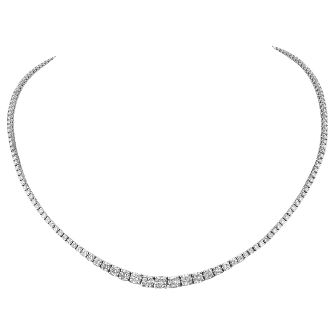 7.55ct Diamond Riviera Necklace 18k White Gold: 7.55ct Diamond Riviera Necklace 18k White Gold This exquisite Diamond Tennis Riviera Necklace features 169 round brilliant diamonds, totaling 7.55 carats. Crafted from 18k white gold, this contemporar