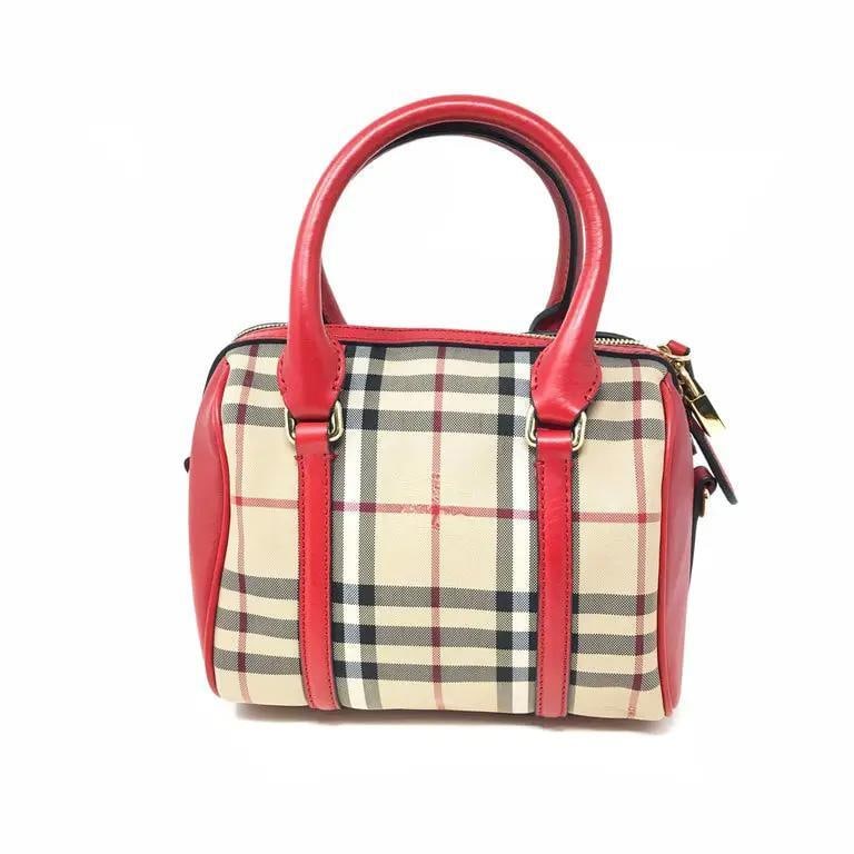Burberry Alchester Red Small Handbag Crossbody Cotton Leather Italy: Burberry Alchester Red Small Handbag Crossbody Cotton Leather Italy Elevate your accessory collection with this Burberry Alchester Small Ladies Handbag in a striking red hue. Crafted from durable cott