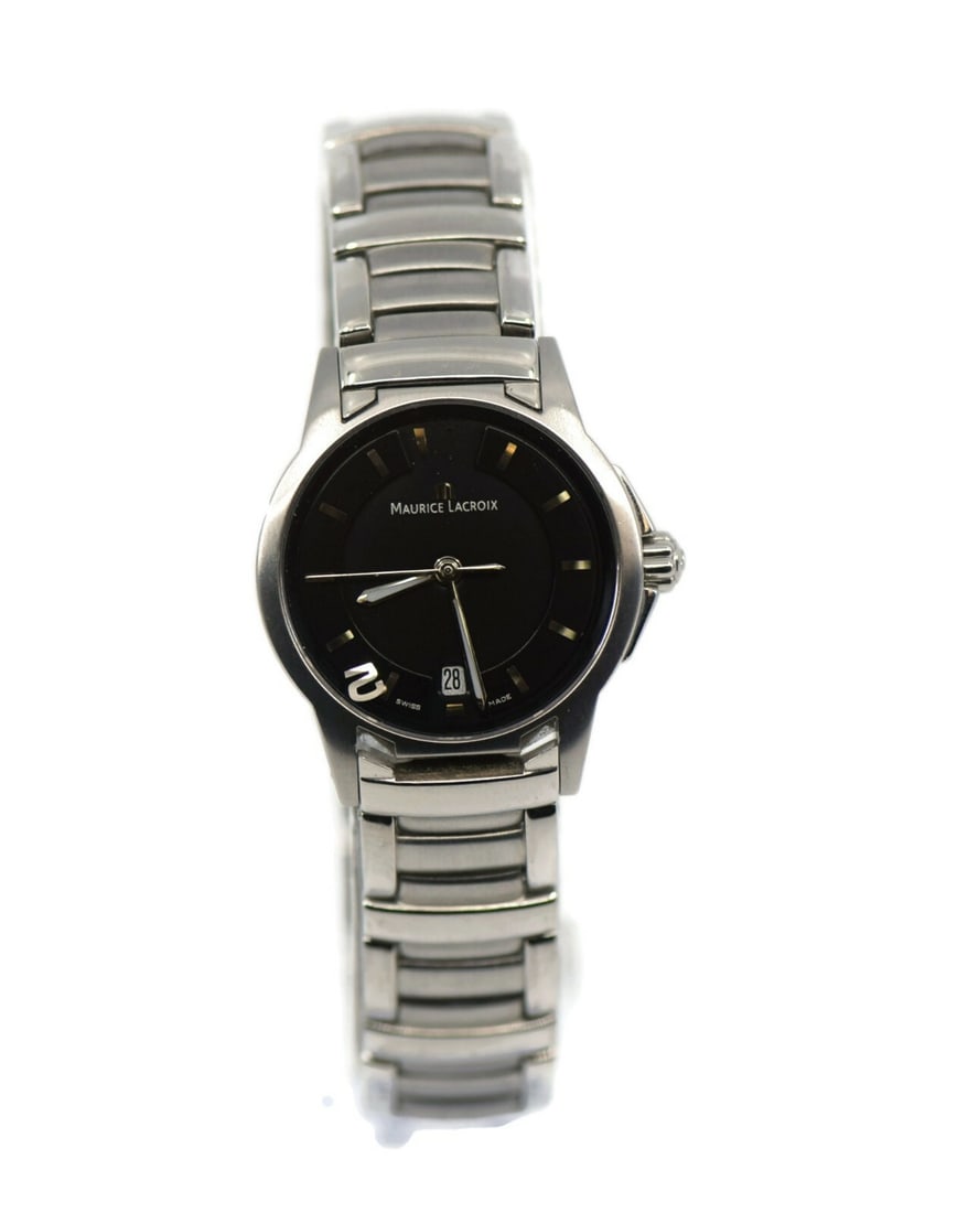 Maurice Lacroix Stainless Steel Quartz Wristwatch Black Dial 28mm Authentic: Maurice Lacroix Stainless Steel Quartz Wristwatch Black Dial 28mm Authentic This pre-owned Maurice Lacroix wristwatch features a sleek stainless steel case with a diameter of 28 mm. The striking black
