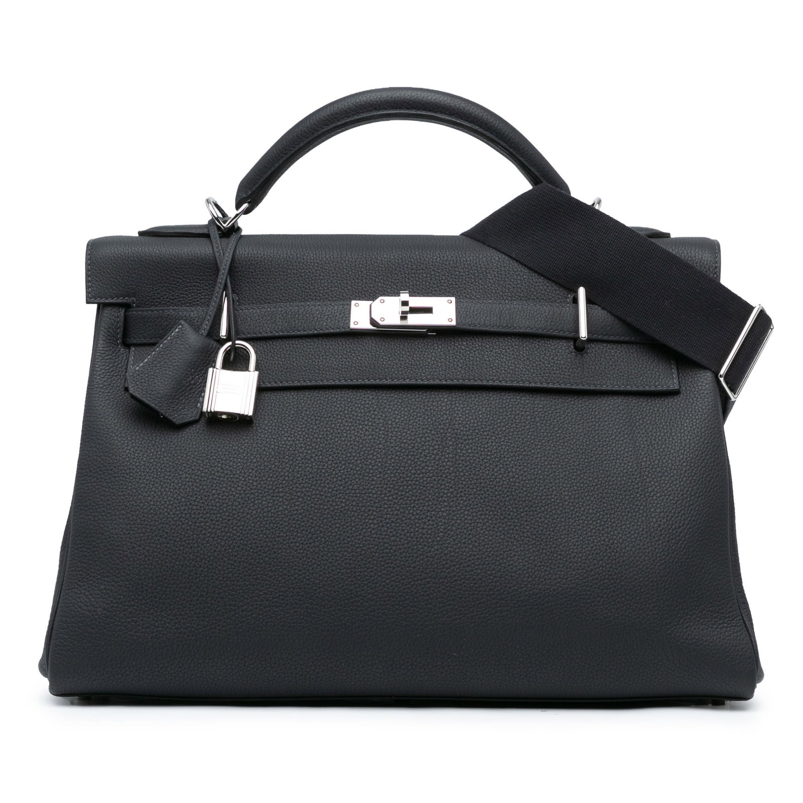 Hermes Togo Maxi Kelly 42 Black Leather Handbag: Hermes Togo Maxi Kelly 42 Black Leather Handbag Introducing the Hermes Togo Maxi Kelly 42, a luxurious handbag crafted from premium togo leather in a classic black color. This exquisite bag features a