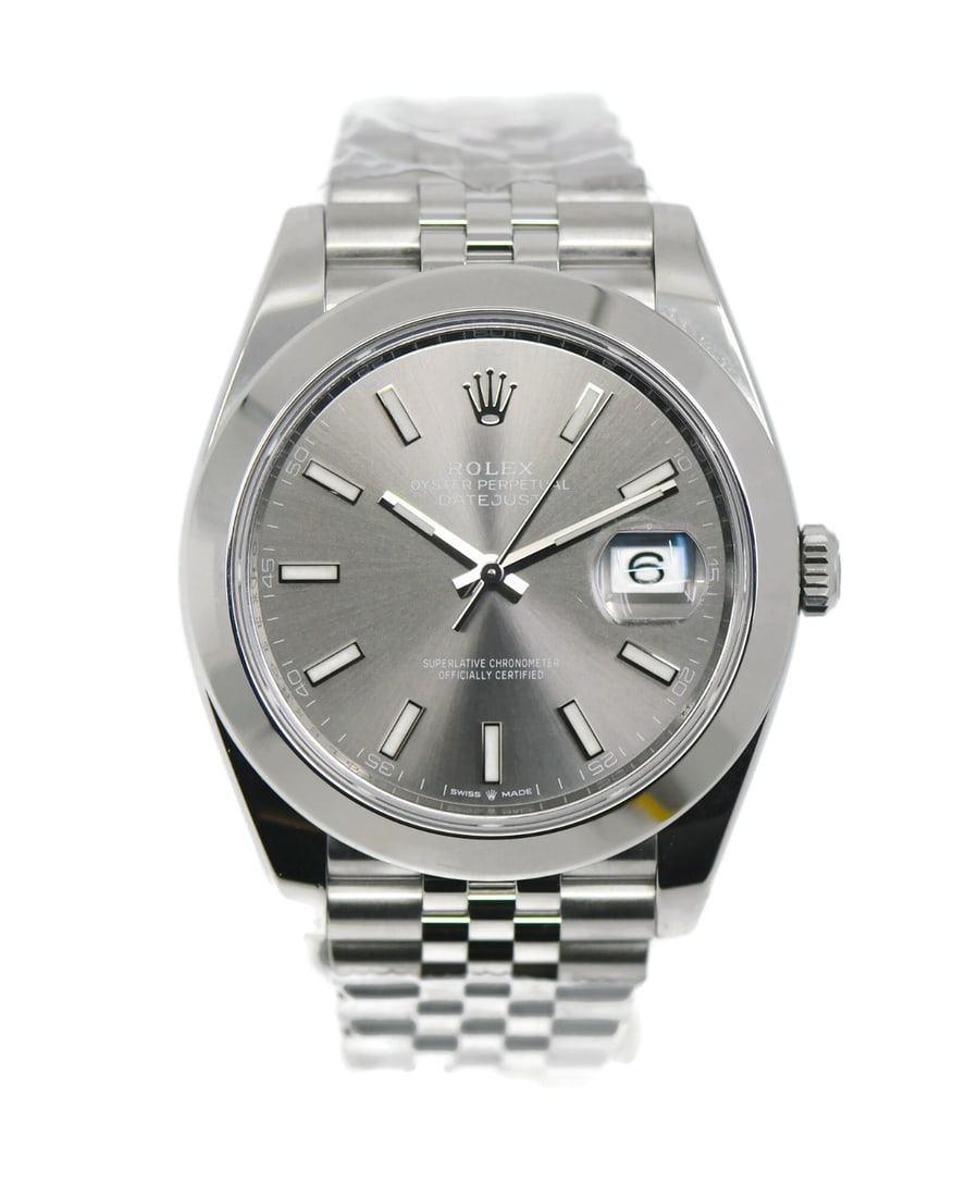 Rolex Datejust 41mm Automatic Stainless Steel Wristwatch: Rolex Datejust 41mm Automatic Stainless Steel Wristwatch This pre-owned Rolex Datejust 126300 is a classic men's wristwatch crafted from stainless steel. It features a 41 mm polished case, a smooth si