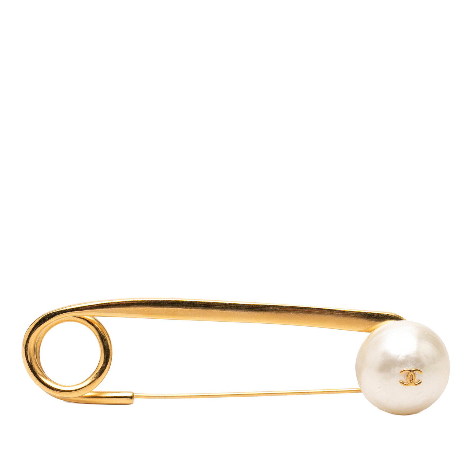 Chanel CC Safety Pin Brooch Gold Tone Metal Faux Pearl: Chanel CC Safety Pin Brooch Gold Tone Metal Faux Pearl Gold-tone costume brooch featuring a faux pearl accent and pin closure. Made in France, this piece is described as a Chanel CC Gold Plated Faux P