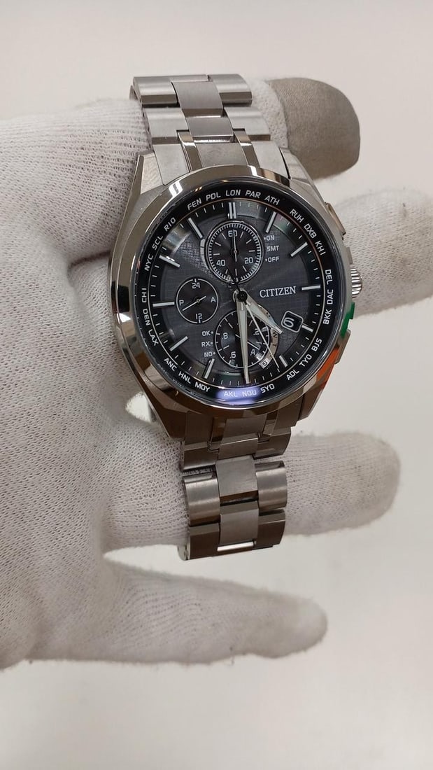 Citizen H804-T018695 Attesa mens Eco-Drive titanium wristwatch (1 of 7)