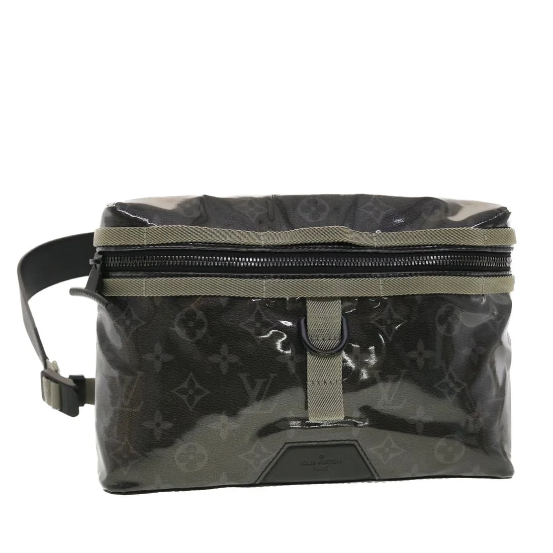 Louis Vuitton Monogram Eclipse Glaze Canvas Messenger Bag: Louis Vuitton Monogram Eclipse Glaze Canvas Messenger Bag This Louis Vuitton Messenger Bag is a limited edition piece crafted from Monogram Eclipse Glaze canvas in black. Designed for unisex use, it f