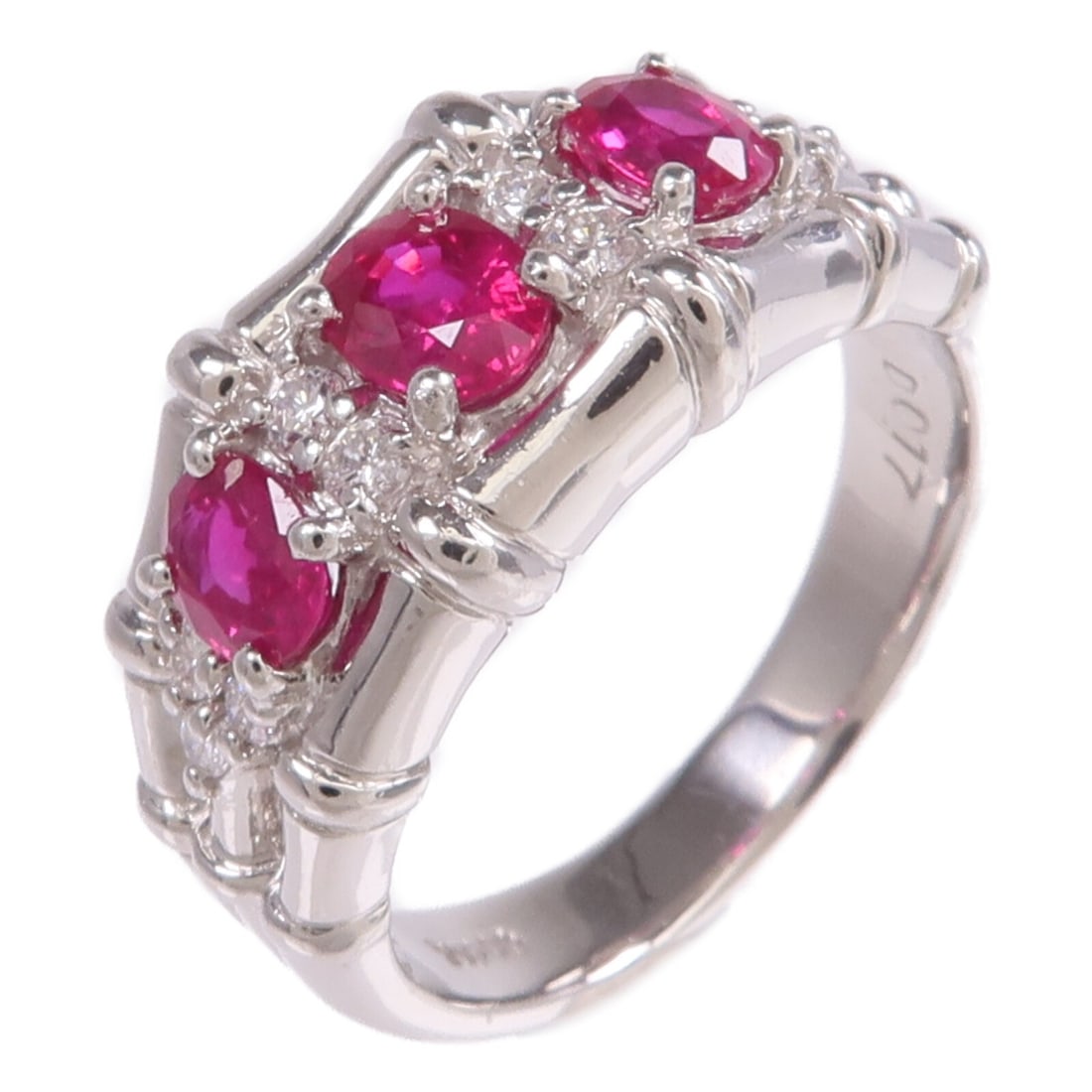 PT900 Platinum Ruby Diamond Ring Size 6.25: PT900 Platinum Ruby Diamond Ring Size 6.25 Ruby and diamond ring in Pt900 platinum, designed for women and offered in US size 6.25. The ring features a red and clear color scheme, with a ruby main sto