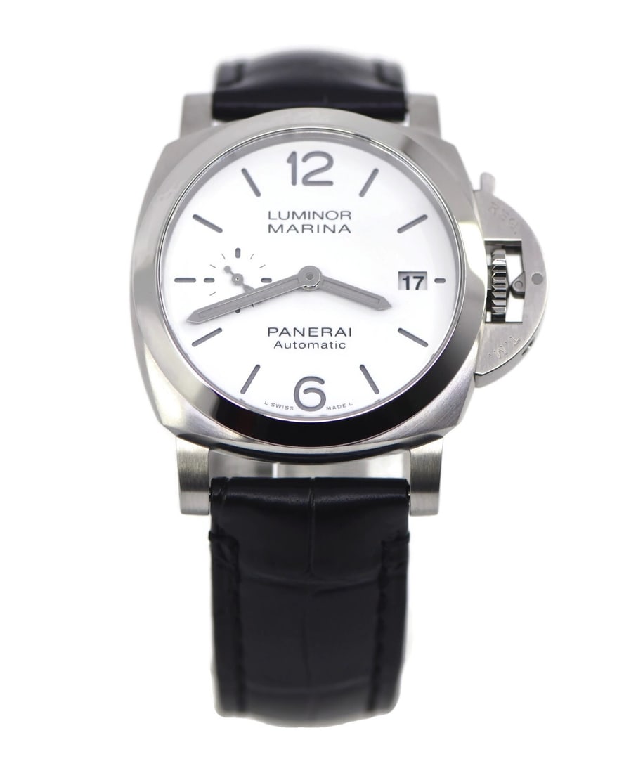 Panerai Luminor Marina Quaranta PAM01371 Stainless Steel Watch with Box and Papers: Panerai Luminor Marina Quaranta PAM01371 Stainless Steel Watch with Box and Papers Discover the elegance of the Panerai Luminor Marina Quaranta, a stunning wristwatch crafted from high-quality stainle