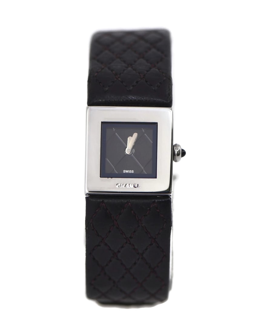 Chanel Matelasse Quartz Wristwatch Black Leather Stainless Steel: Chanel Matelasse Quartz Wristwatch Black Leather Stainless Steel Experience timeless elegance with this Chanel Matelasse Stainless Steel Watch. This exquisite wristwatch features a sleek black leather