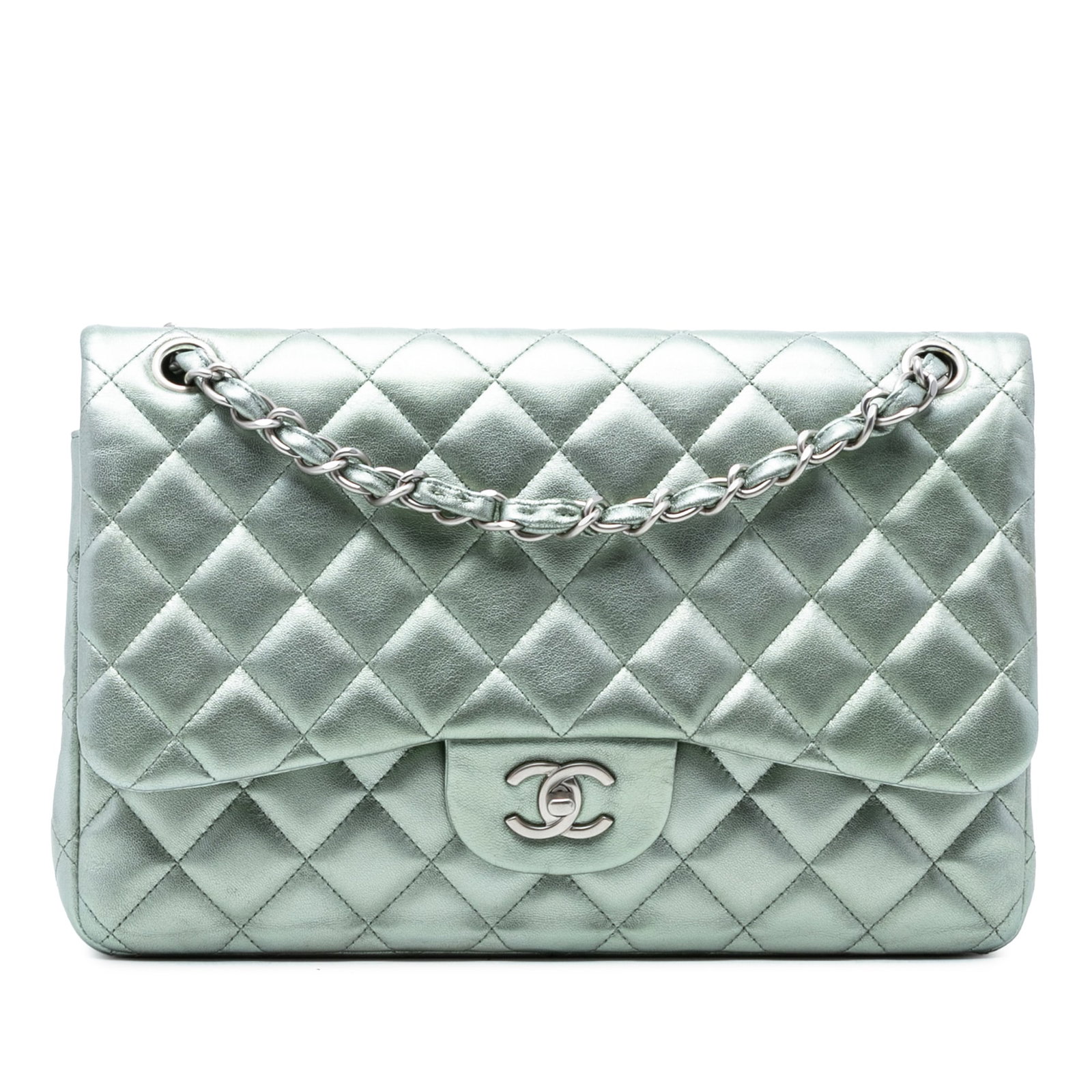 Chanel metallic lambskin jumbo double flap bag: Chanel metallic lambskin jumbo double flap bag This Chanel Jumbo Classic Metallic Lambskin Double Flap bag features a quilted metallic lambskin leather exterior in green, complemented by a leather-wov