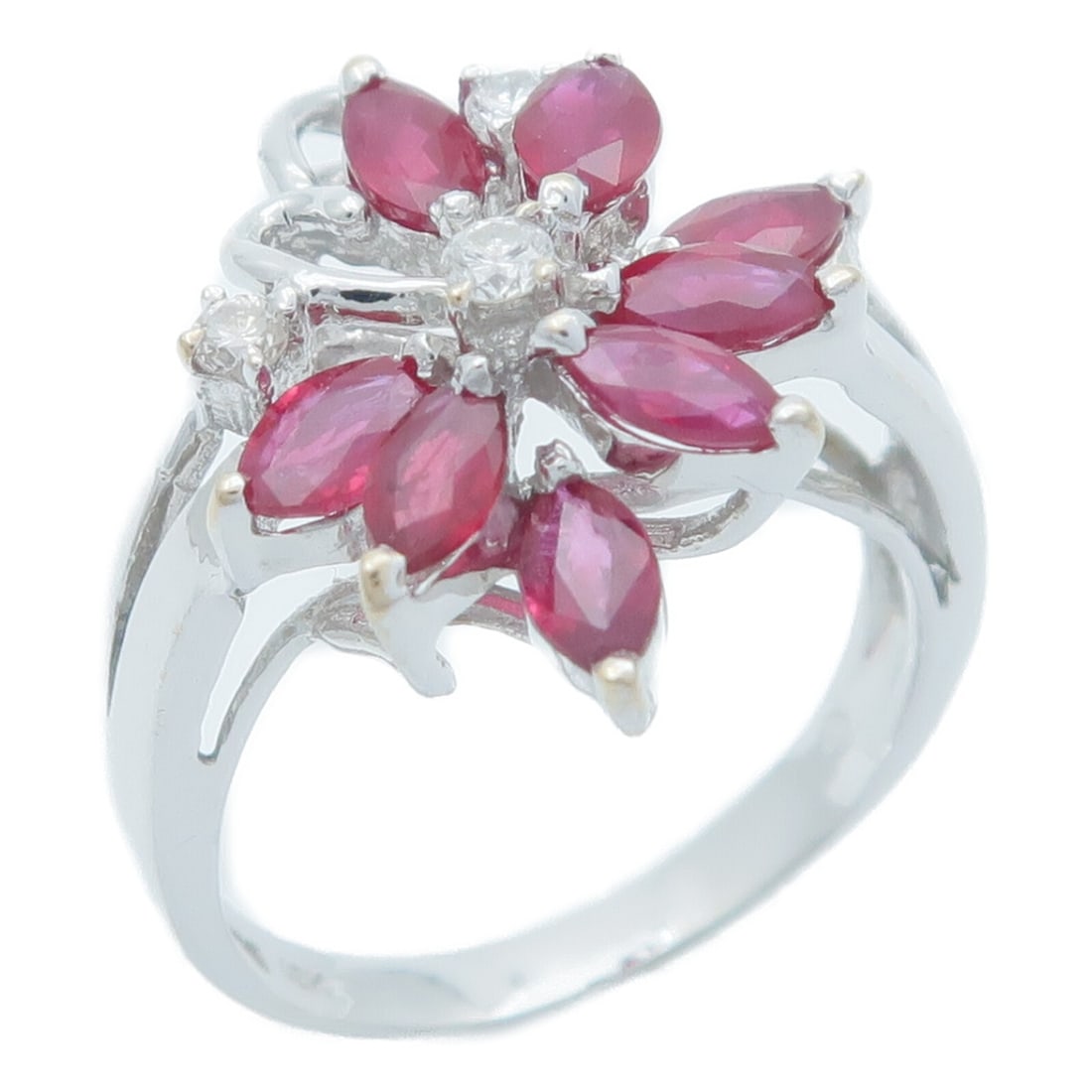 18K White Gold Ruby Diamond Ring JEWELRY Size 6.25: 18K White Gold Ruby Diamond Ring JEWELRY Size 6.25 A women's ring featuring ruby and diamond accents, crafted in K18WG white gold. The ring is size 6.25 and has a motif measuring 17 mm wide by 22 mm h