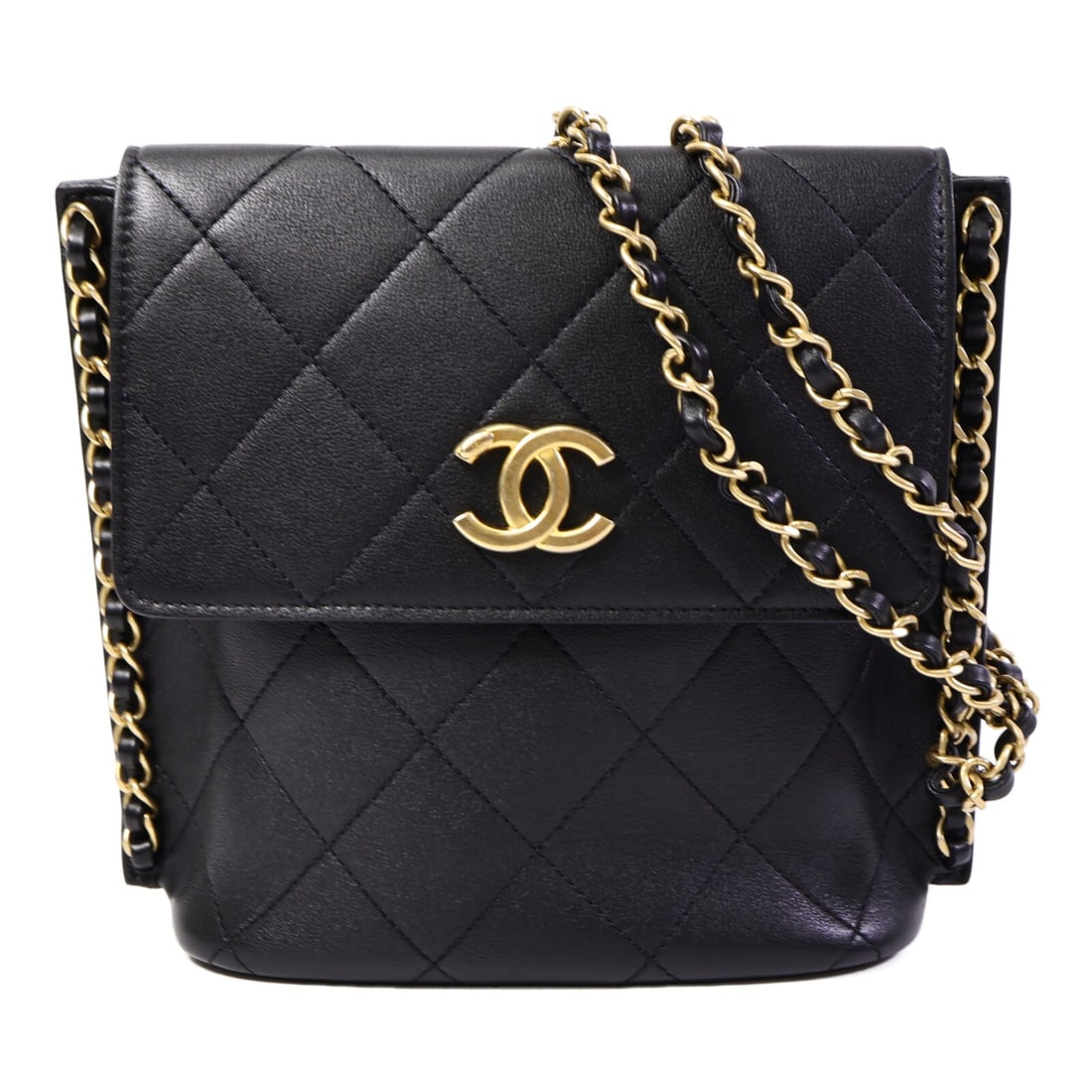 Chanel CC Chain Shoulder Bag Black Calfskin with GHW: Chanel CC Chain Shoulder Bag Black Calfskin with GHW A black CHANEL CC chain shoulder bag crafted from calfskin leather. It features a magnetic pocket, one open exterior pocket, and one interior card 