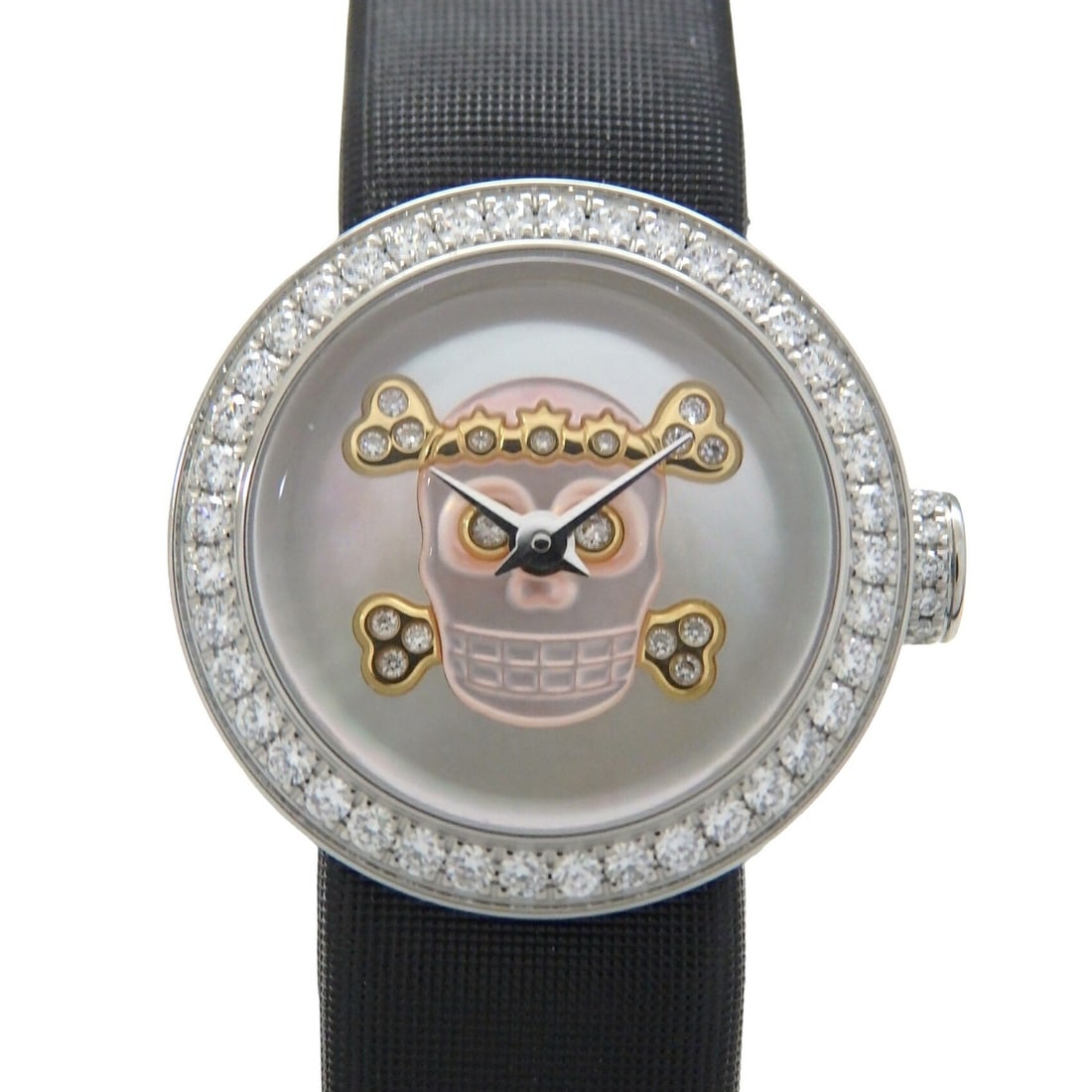 Christian Dior La D de Dior Skull Women's Quartz Watch CD040110-J: Christian Dior La D de Dior Skull Women's Quartz Watch CD040110-J Christian Dior La D de Dior women's wristwatch, model 040110A030 / CD040110-J, with a quartz movement. It is made with stainless steel