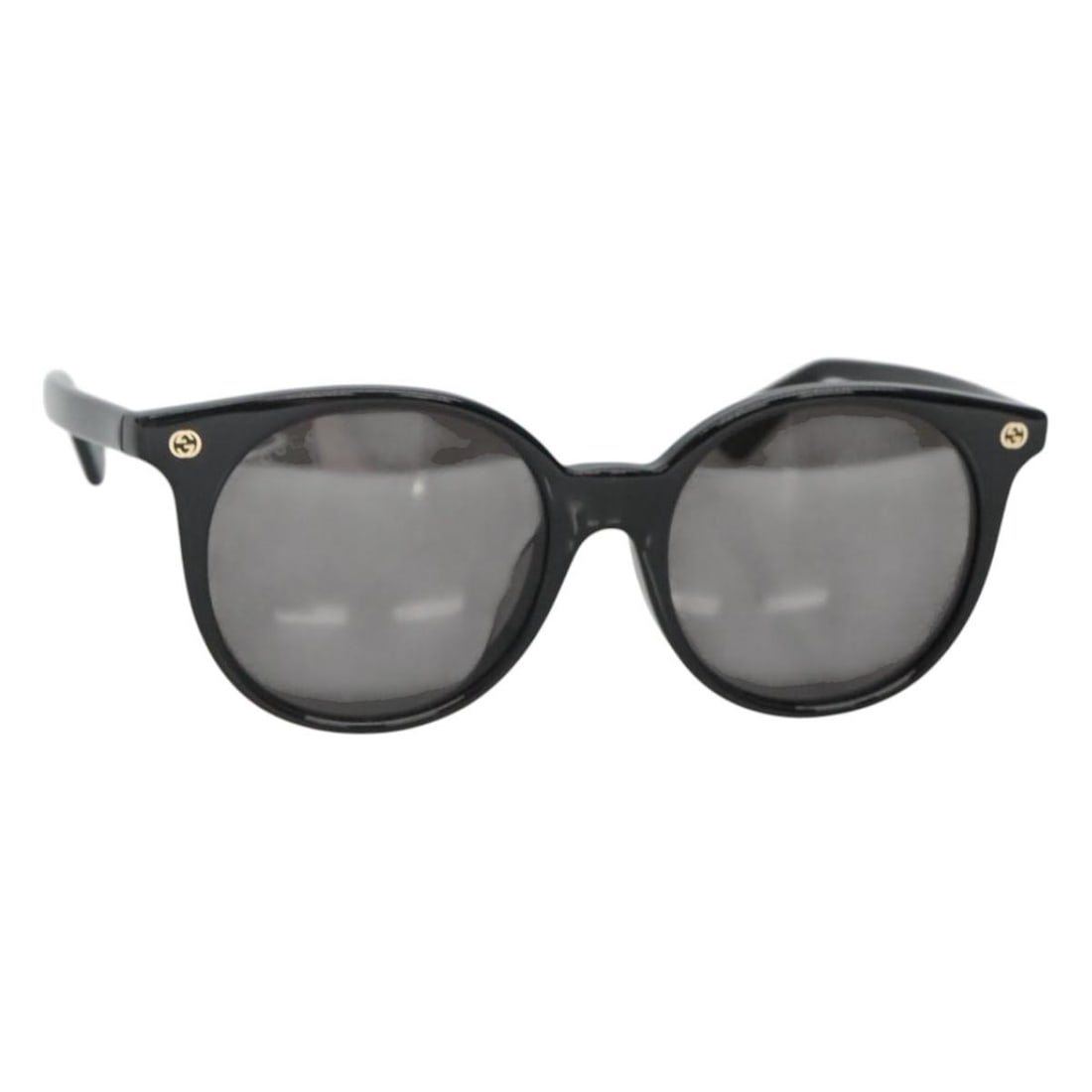 Gucci Black Plastic Women Sunglasses With Case: Gucci Black Plastic Women Sunglasses With Case These GUCCI sunglasses feature a classic black plastic frame, offering a stylish and versatile accessory for women. Made in Italy, they come with a dust 