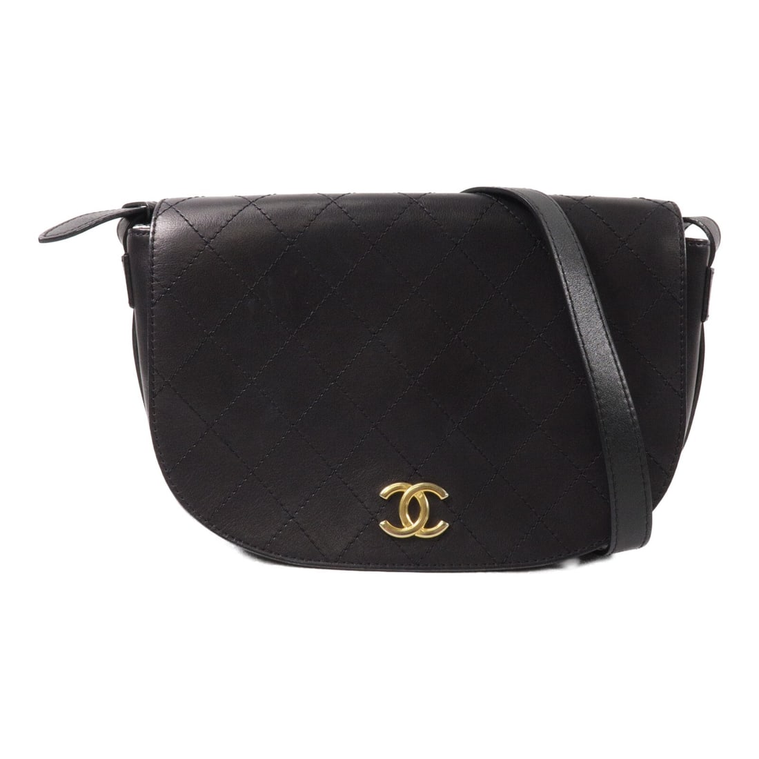 CHANEL CC Messenger Shoulder Bag Black Calfskin Leather: CHANEL CC Messenger Shoulder Bag Black Calfskin Leather Black CHANEL messenger shoulder bag made from calfskin (cowhide) leather. It features a magnetic pocket, one outside open pocket, one inside zip