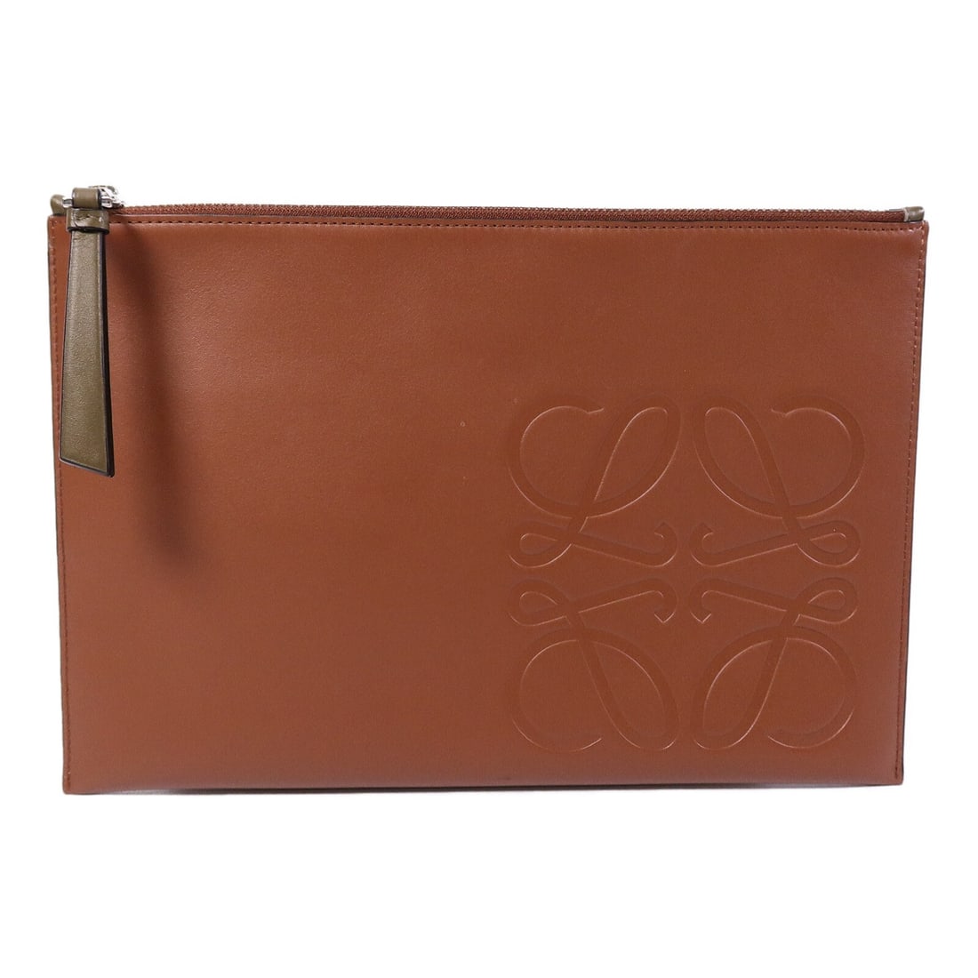 Brown Calfskin Leather Clutch Handbag LOEWE SHW: Brown Calfskin Leather Clutch Handbag LOEWE SHW This LOEWE SHW clutch bag is crafted from calfskin (cowhide) leather in brown. It is designed for women and features a compact profile with an open inte