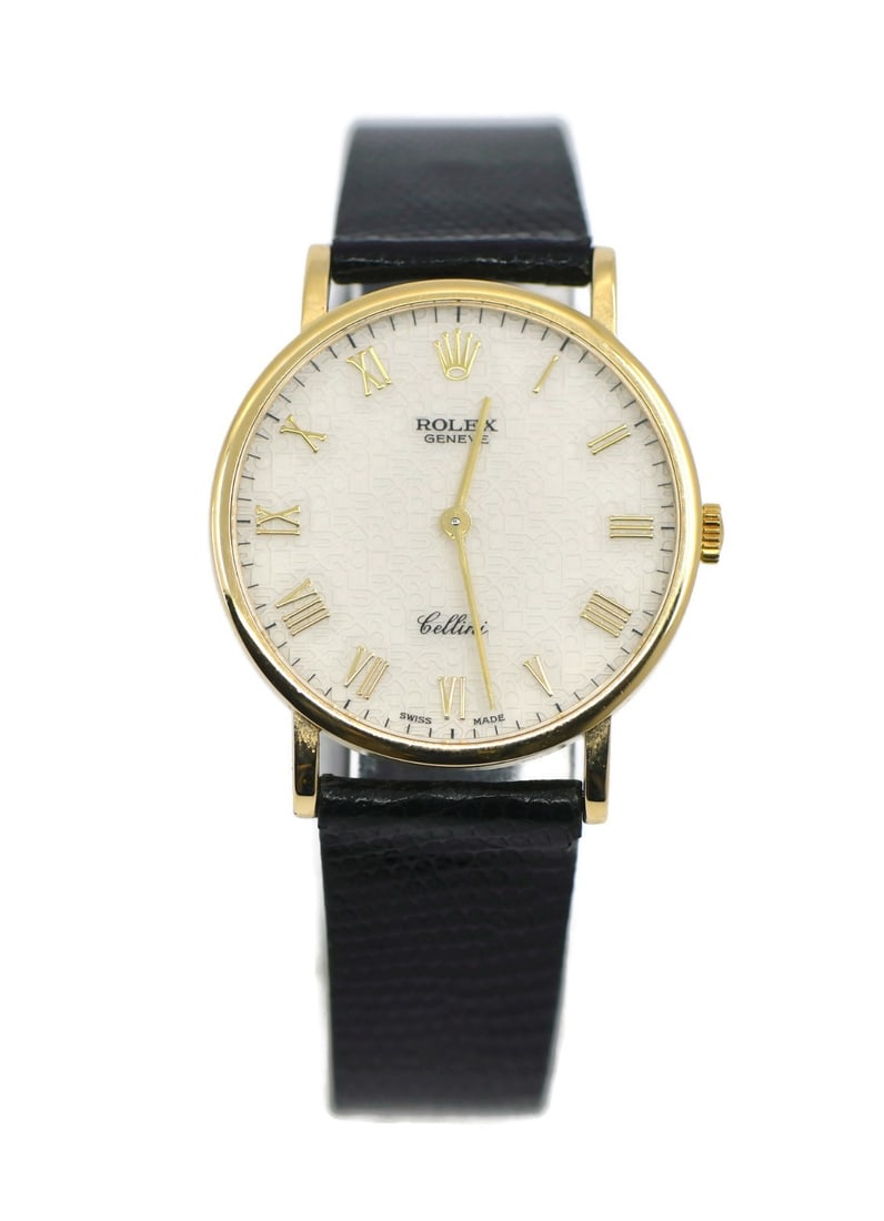 Rolex Cellini Ref 5112 18K Yellow Gold Wristwatch with Box: Rolex Cellini Ref 5112 18K Yellow Gold Wristwatch with Box Pre-owned Rolex Cellini wristwatch in 18K yellow gold with a polished case and fixed gold bezel. This vintage 1995 manual-wind watch features