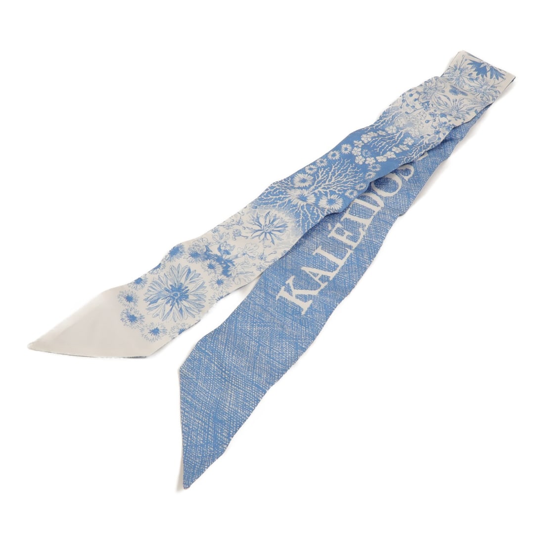 Dior CD Mitzah Silk Scarf in Blue with Box: Dior CD Mitzah Silk Scarf in Blue with Box Christian Dior CD Mitzah scarf in blue silk. The item is in very good AB condition and comes with a storage box. Size is 102 cm x 6 cm (40.2 x 2.4 in). Speci
