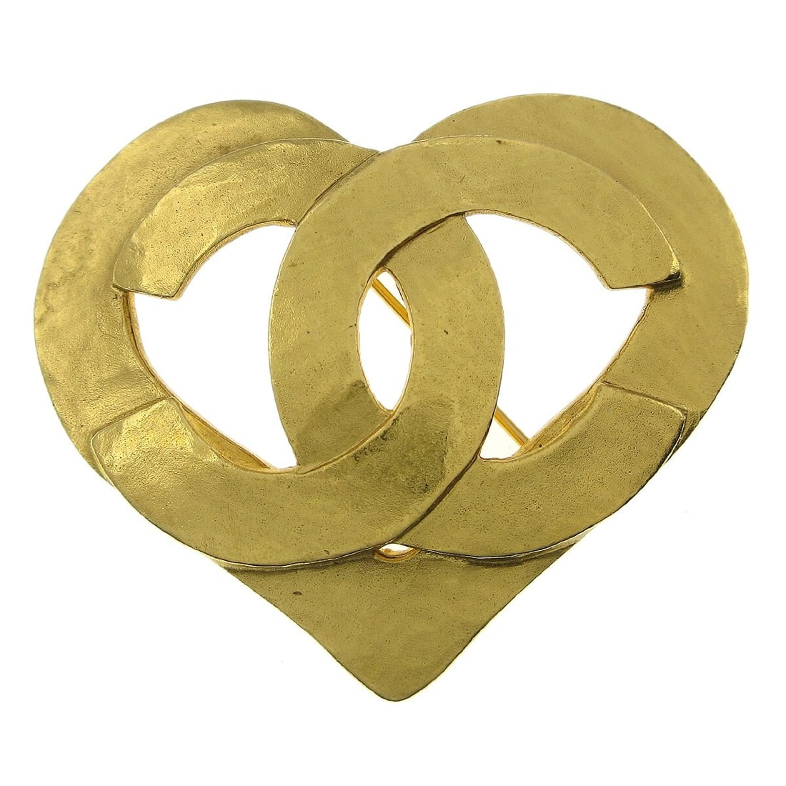 CHANEL 95P Gold Plated Heart Brooch: CHANEL 95P Gold Plated Heart Brooch Gold-plated Chanel brooch with a heart motif and CC logo design. Made in France, this piece is marked 95P and is presented in very good condition with light signs o