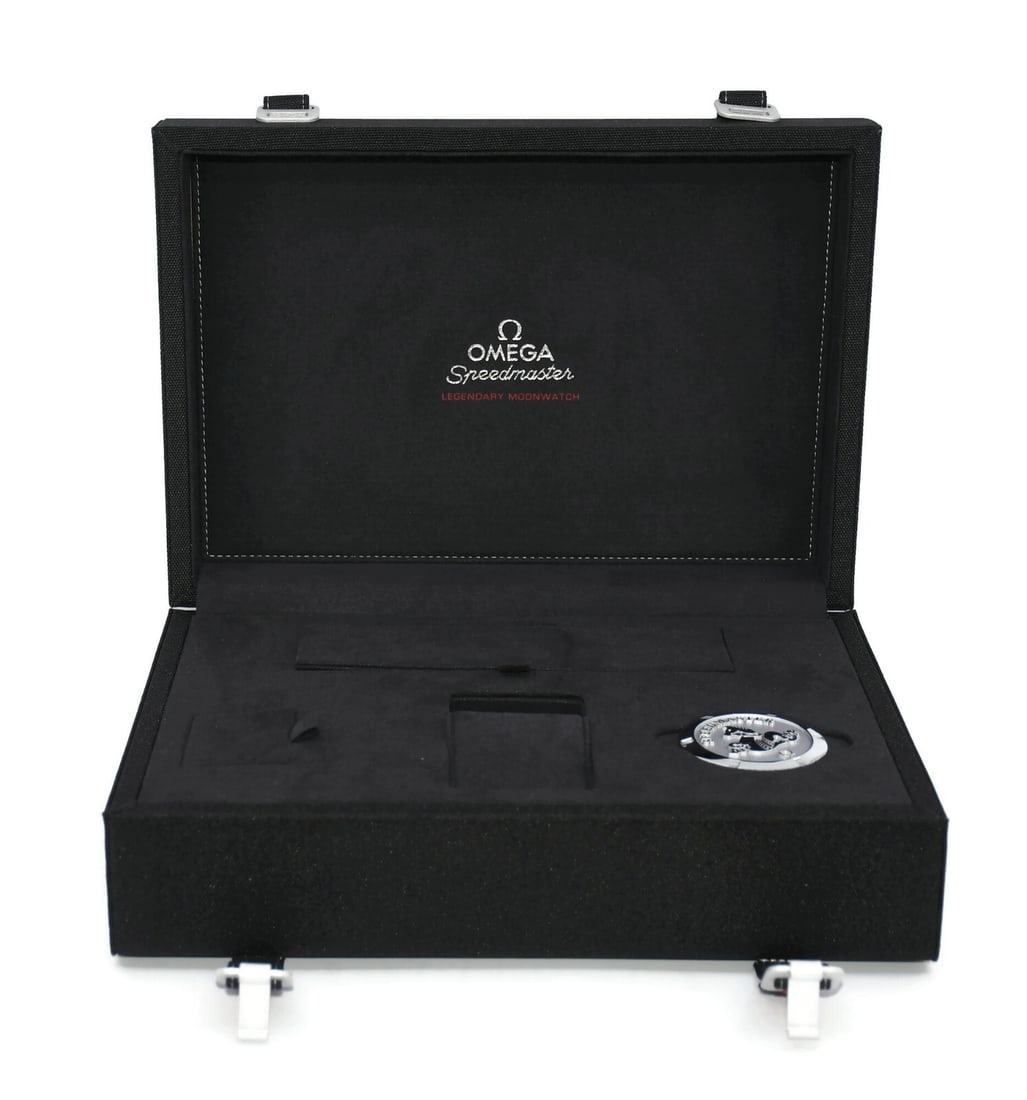 Omega Speedmaster Extra Large Presentation Box 14x12x6 Inches 100% Authentic: Omega Speedmaster Extra Large Presentation Box 14x12x6 Inches 100% Authentic This Omega Speedmaster Extra Large Watch Box is a luxurious presentation box designed to elegantly display your timepiece. 