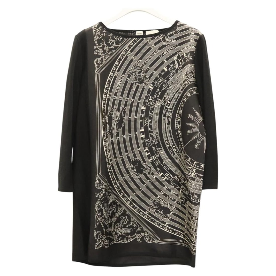 Hermes Dies Et Hore Silk Tunic Shirt Black France: Hermes Dies Et Hore Silk Tunic Shirt Black France Hermes tunic shirt in black silk, titled "DIES ET HORE." It is a shirt-style garment made in France and is offered in condition B, showing reasonable 