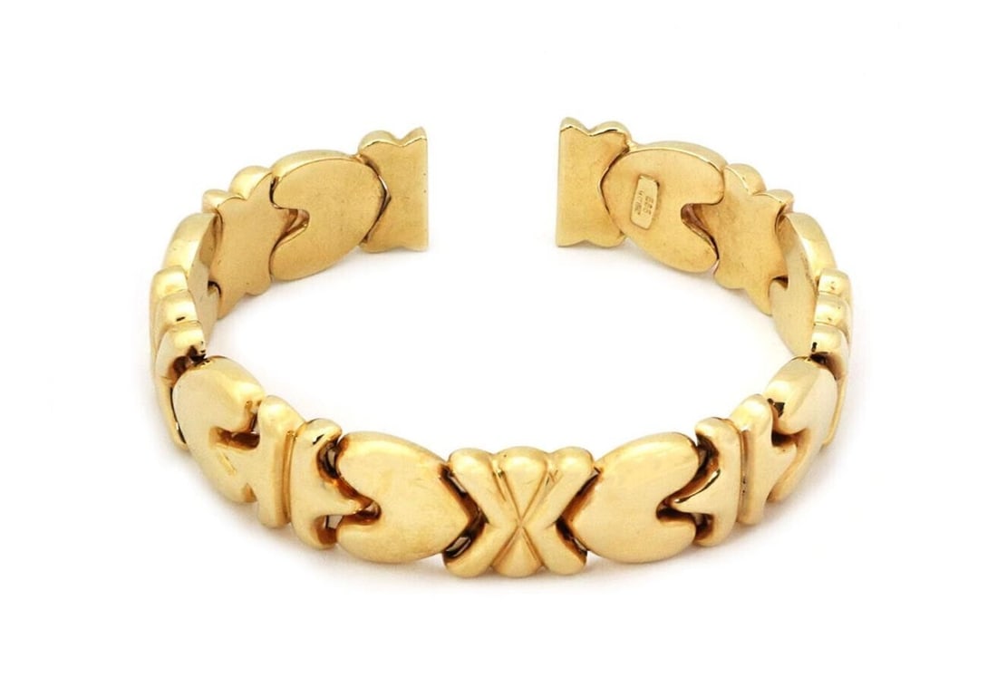 Vintage 14k Yellow Gold Flex Cuff Bracelet Hearts X Star Motif 13mm: Vintage 14k Yellow Gold Flex Cuff Bracelet Hearts X Star Motif 13mm Vintage estate fancy hearts and star flex cuff bracelet crafted in 14k yellow gold. It features a flexible link design with hearts, 