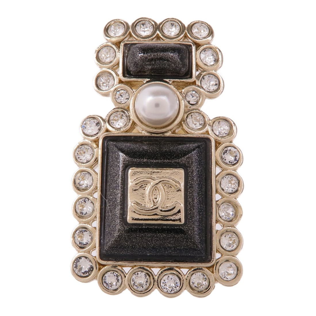 CHANEL CC Metal Brooch Black and Gold with Box: CHANEL CC Metal Brooch Black and Gold with Box CHANEL CC brooch in black and gold metal, offered with a storage box. The item is described as in AB very good condition and includes date code A21K. Spe