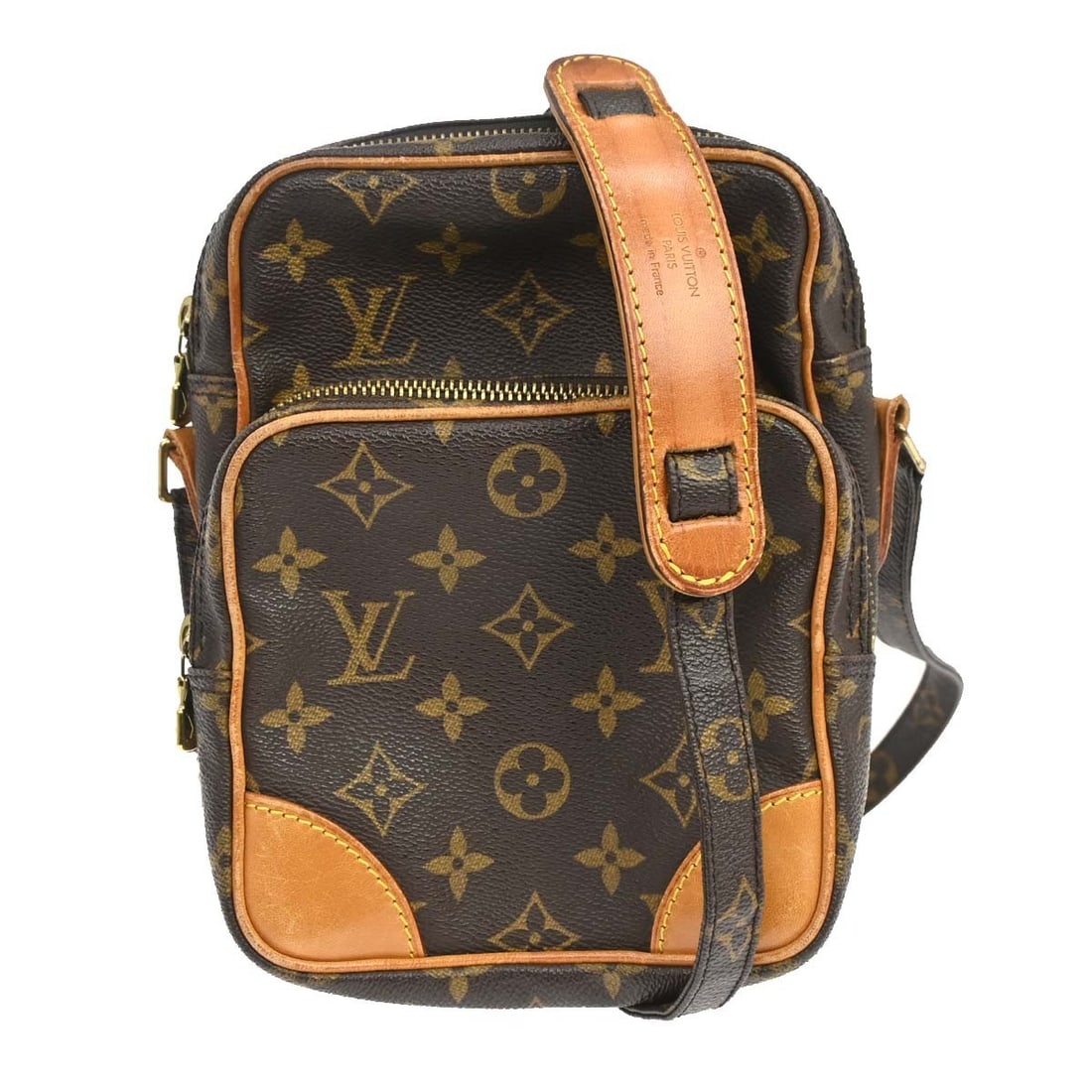 Louis Vuitton Amazone Monogram Crossbody Bag M45236 TH1918: Louis Vuitton Amazone Monogram Crossbody Bag M45236 TH1918 Vintage Louis Vuitton Amazon crossbody shoulder bag in brown monogram canvas and leather. This medium unisex bag features a zip closure, cros