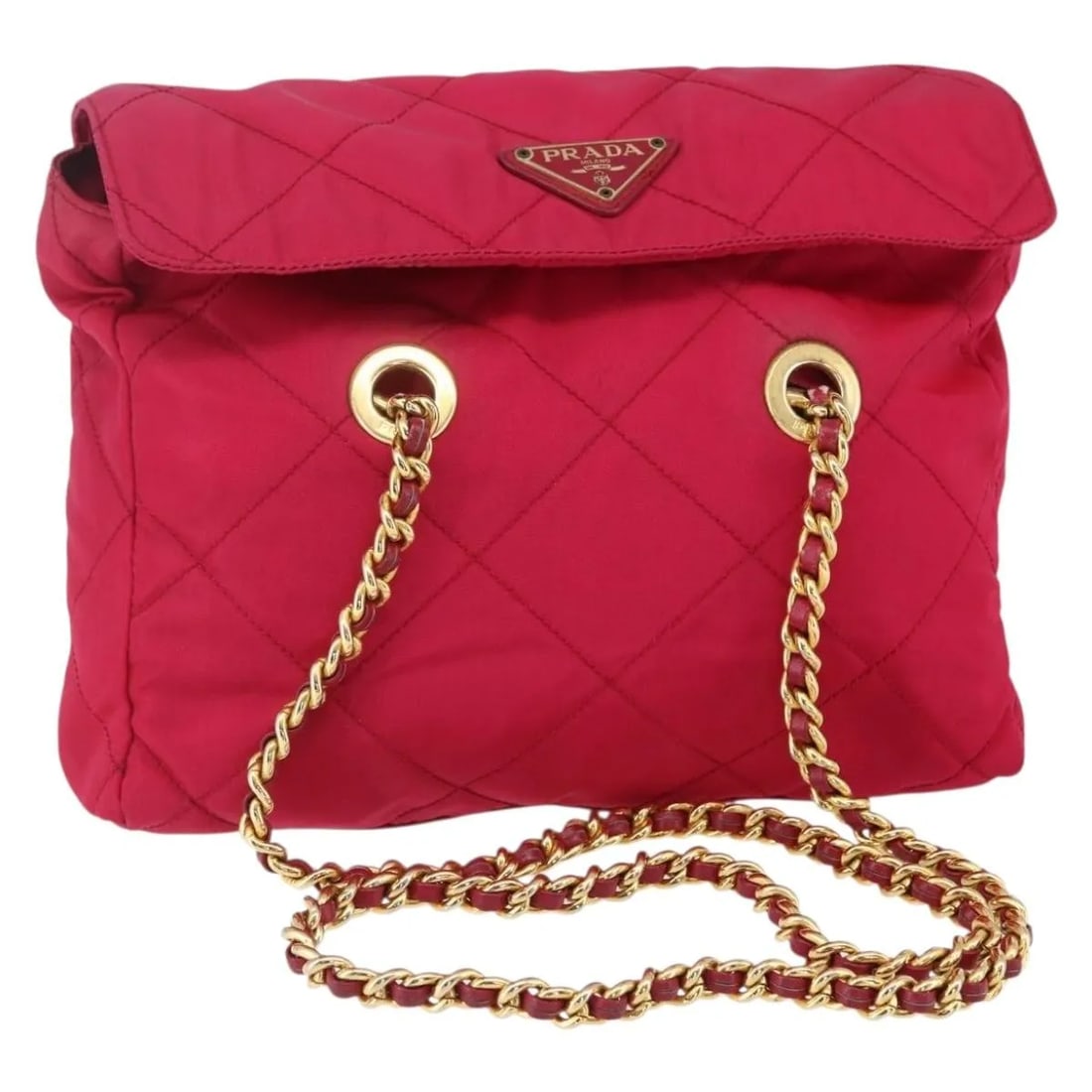 Prada Pink Quilted Re-Nylon Chain Shoulder Bag Re-Edition 1995: Prada Pink Quilted Re-Nylon Chain Shoulder Bag Re-Edition 1995 This Prada Re-Edition 1995 Chain Tote is crafted from pink quilted nylon and features a chain shoulder strap. Designed for women, it is m