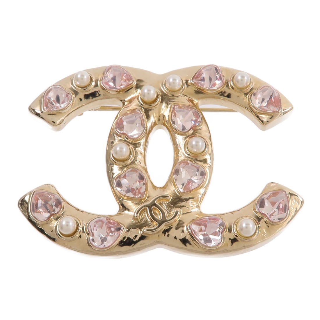 CHANEL AB8219 CC Brooch Pink and Gold Tone Metal: CHANEL AB8219 CC Brooch Pink and Gold Tone Metal A CHANEL CC brooch in pink and gold-tone metal, identified by model number AB8219. The piece measures 37 mm x 50 mm and is in very good AB condition. A